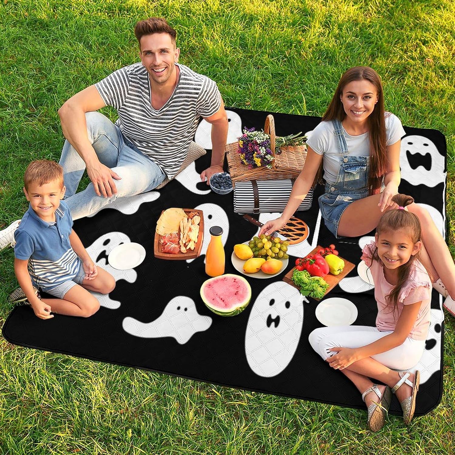 Halloween Goth Picnic Blanket with Zipper Water Resistant Sand Free Picnic Mat Washable Foldable Easy Carry Beach Blanket for Lawn Beach Hiking Camping