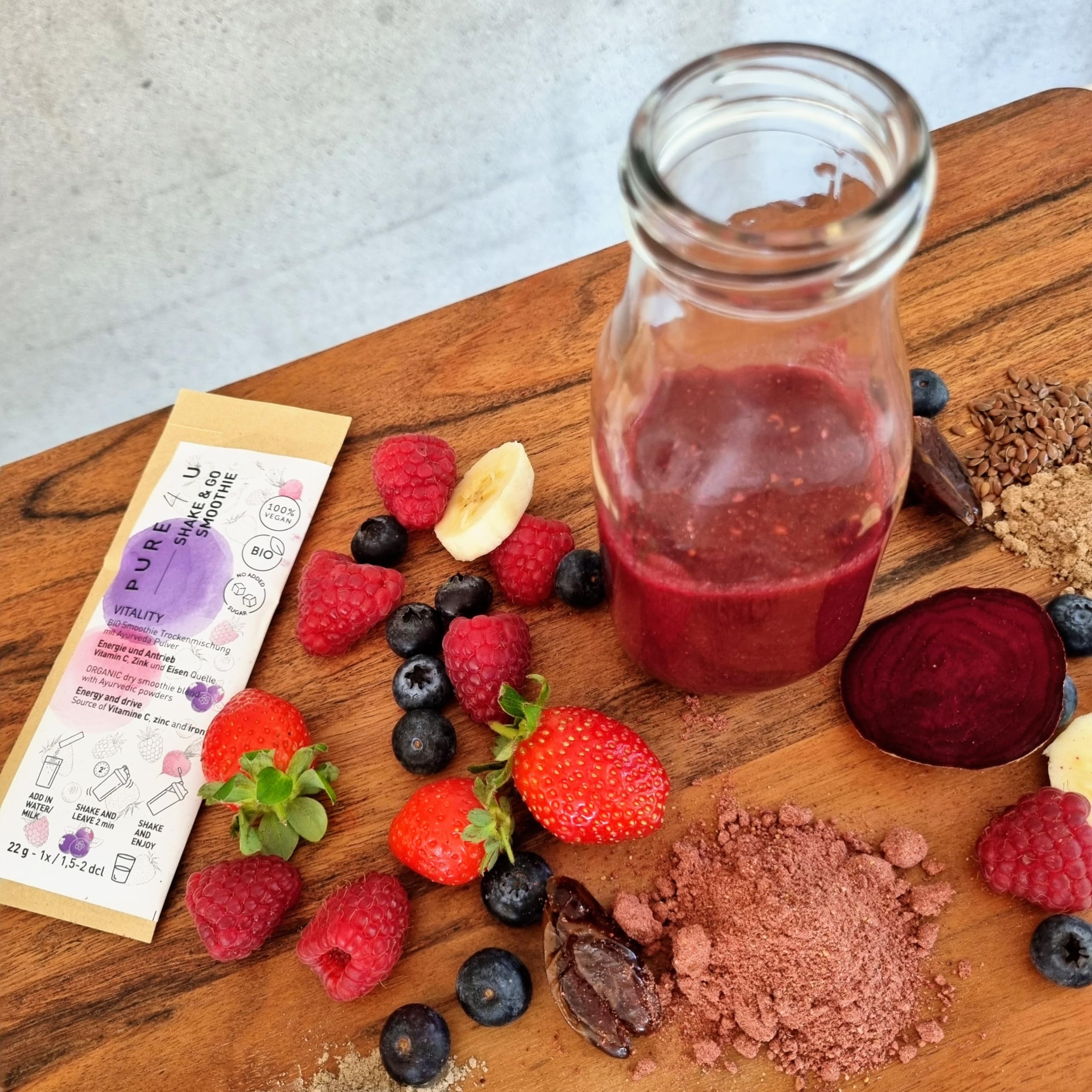 PURE4U BIO Immuno Vital Paket (4x Immunity, 4x Vitality) | 8x To Go Smoothie Shake Pulver | mit pflanzlichen Proteinen und Ayurveda | Ohne Zuckerzusatz | Leichte Zubereitung ohne Mixer