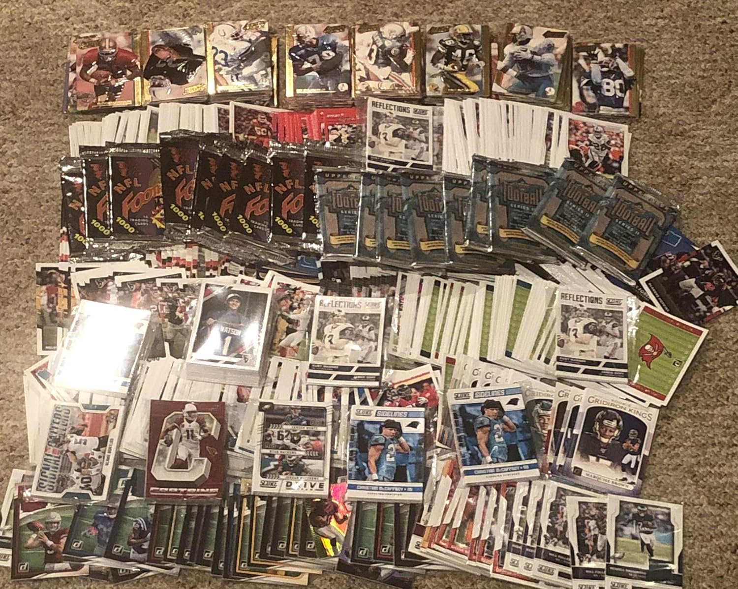 400 Card NFL Starter Gift Pack Includes Many Stars, Rookies, Hall Of Famers, Tom Brady, Drew Brees, Aaron Rodgers, Peyton Manning Also Includes Unopen Vintage Pack Autograph Card and Jersey Card