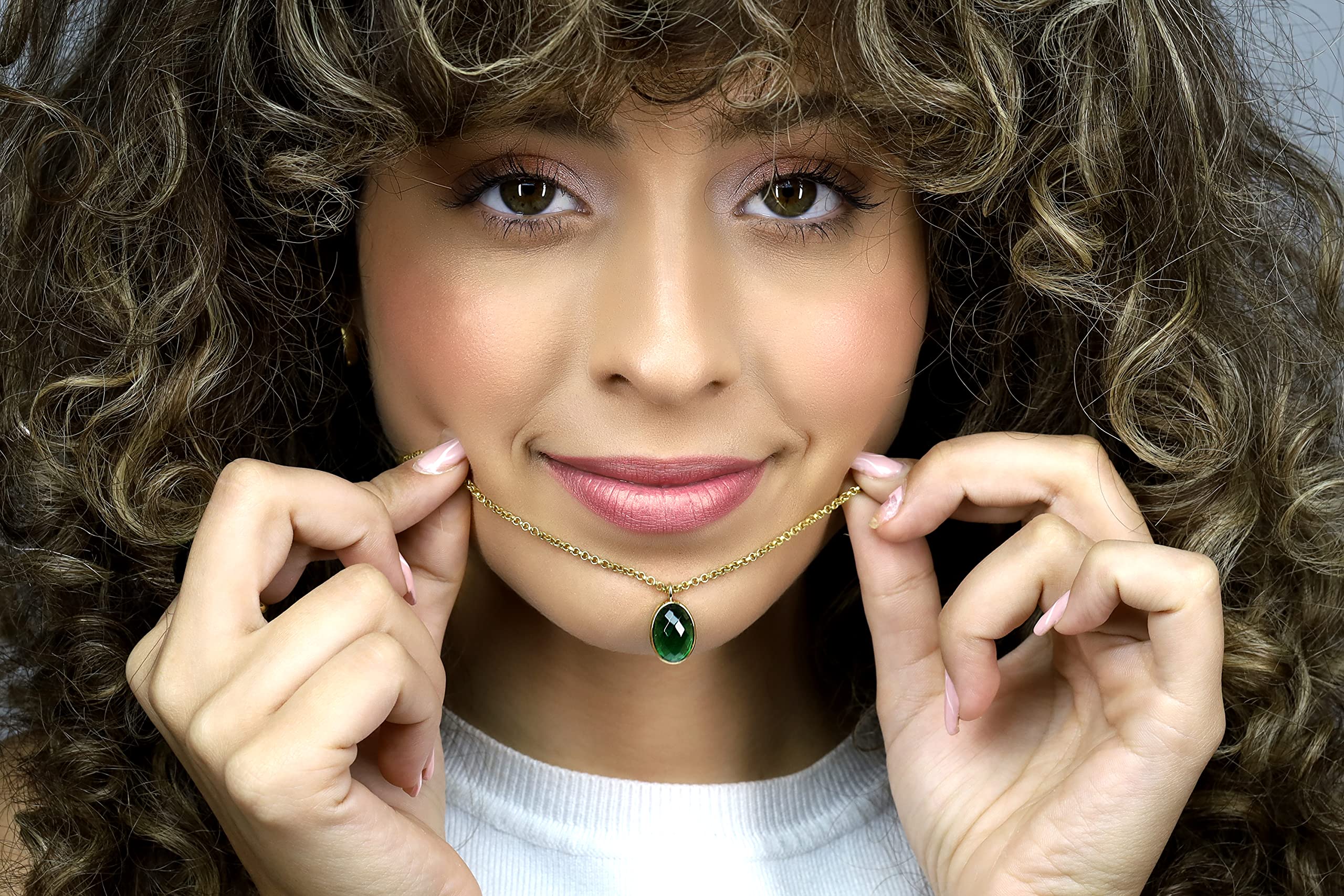 Collier Pendentif Or Emeraude Ovale - Pierre de Naissance Mai - Or 14k ou 18k - Pendentif Ovale Long et Délicat - Cadeau Elégant pour les Femmes