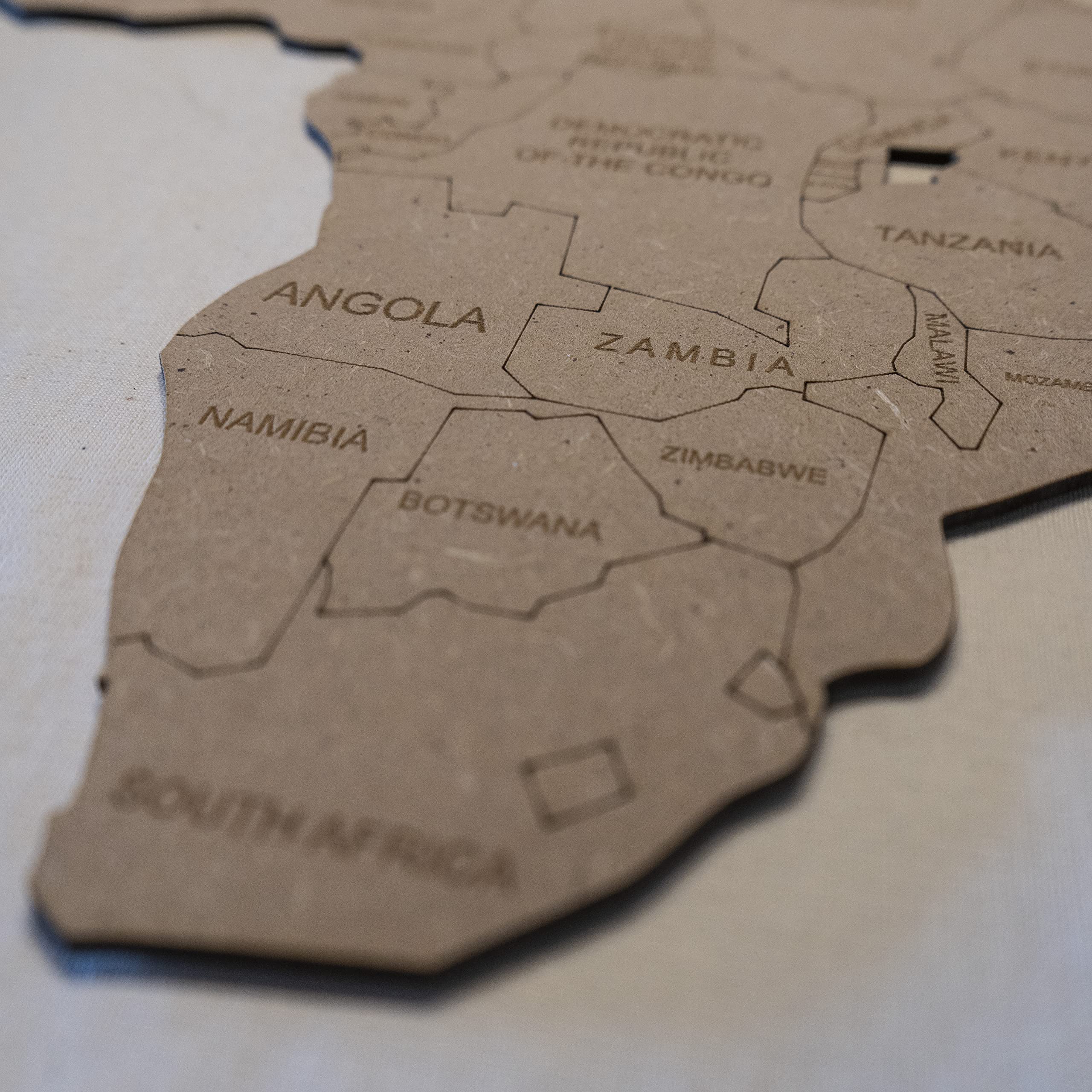 MISS MAPS Mappamondo in legno 3D grande da parete Mappa per segnare viaggi e decorazione per viaggiatori Multistrato in legno pressato nomi incisi