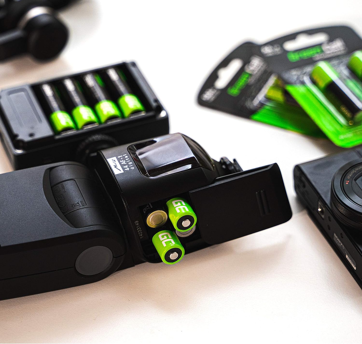 Green Cell 2600 mAh 1.2 V 4 Pieces Pre-Charged NI-MH AA Batteries - Batteries AA/Mignon, Ready to Use, Strong Performance, Low Self-Discharge, Rechargeable Battery, No Memory Effect