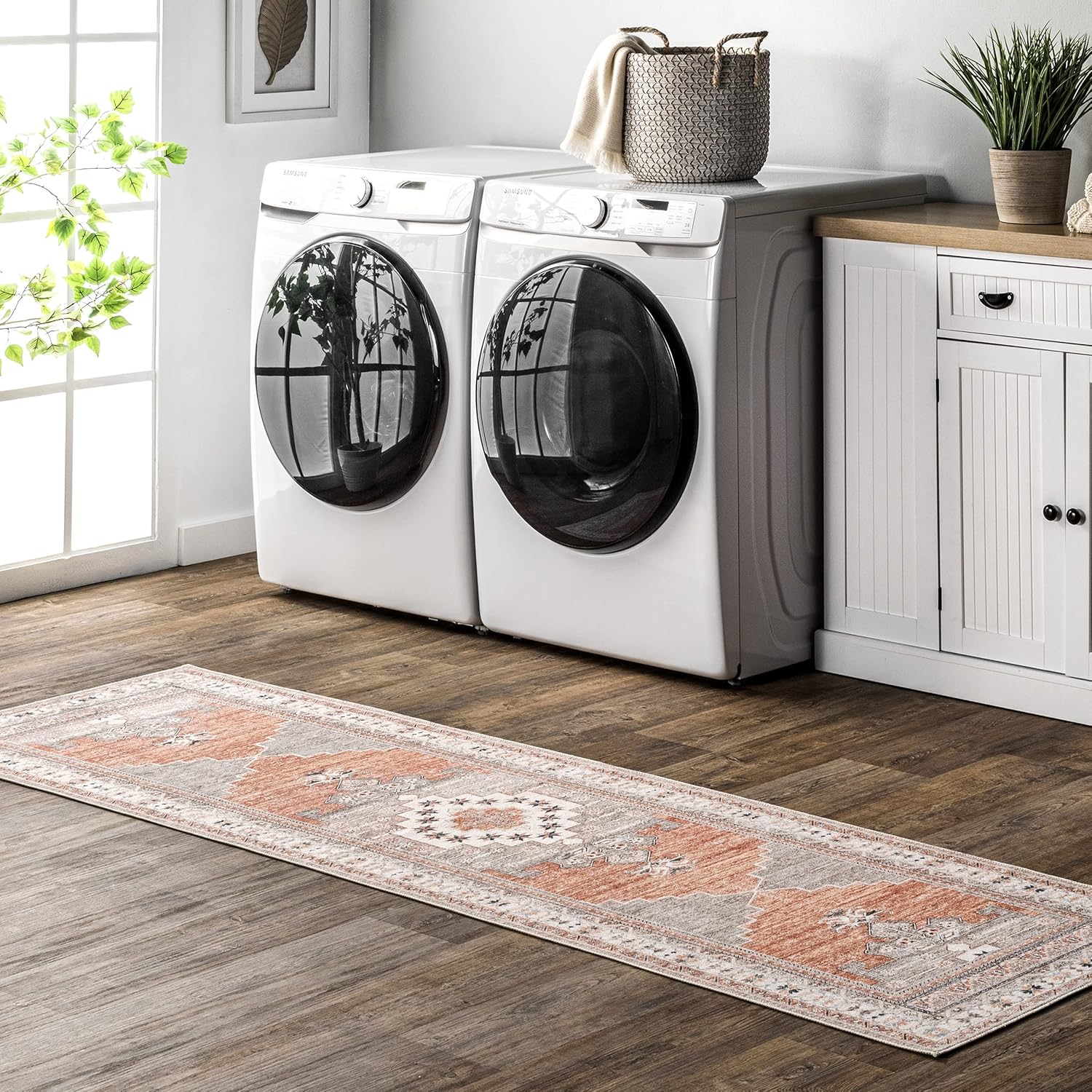 nuLOOM Alicia Machine Washable Medallion Runner Rug, 2' 6" x 8', Rust : Home & Kitchen