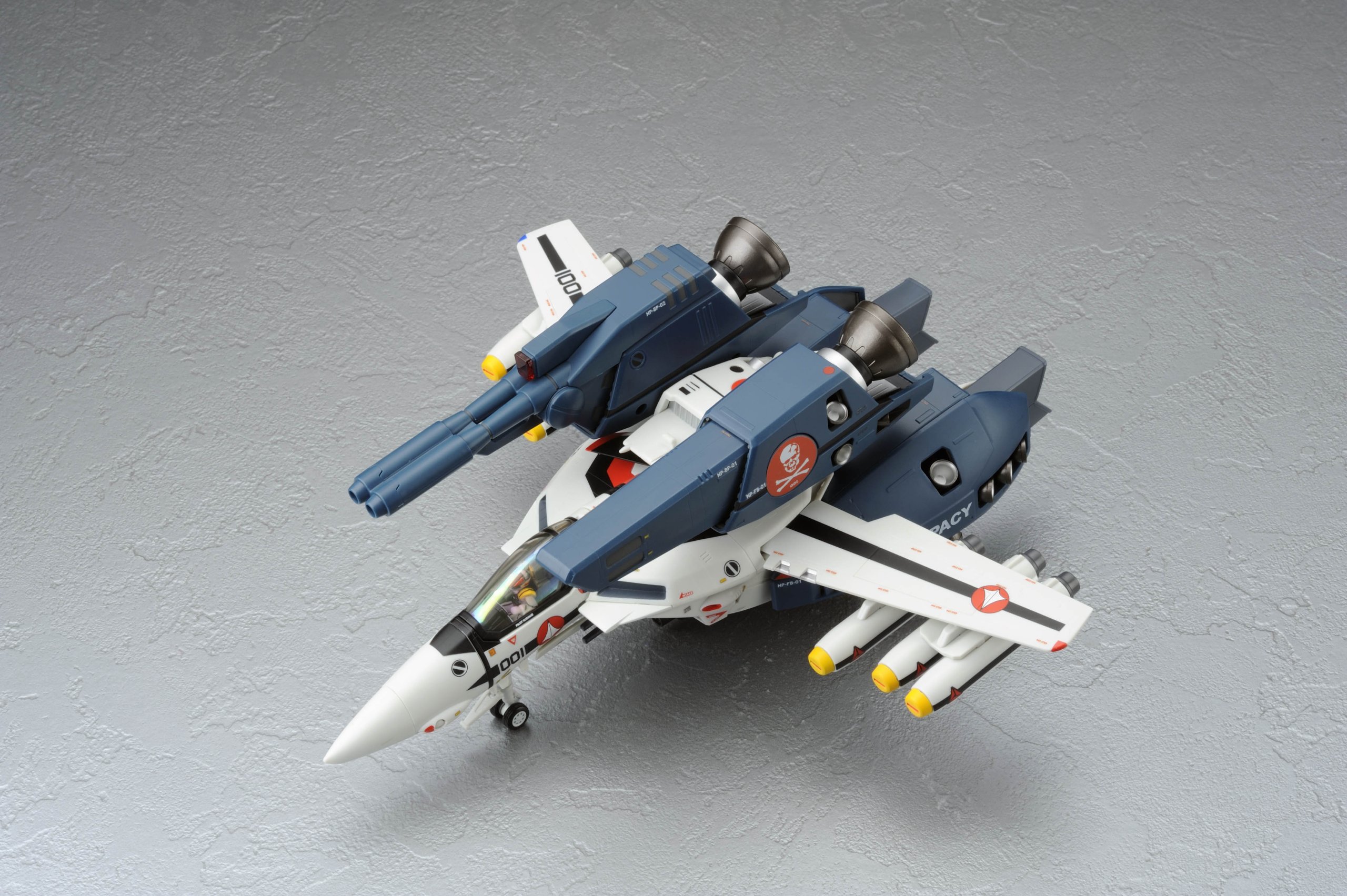 Amazon | 超時空要塞マクロス 愛・おぼえていますか 1/60 完全変形 VF