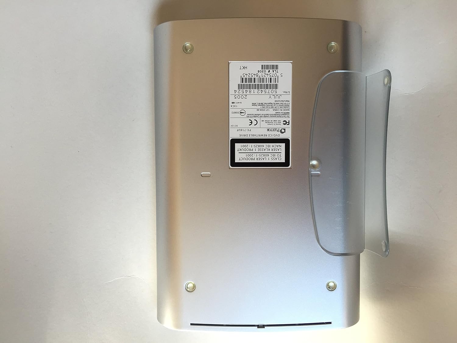 Plextor PX-716UF bottom view with vertical stand attached