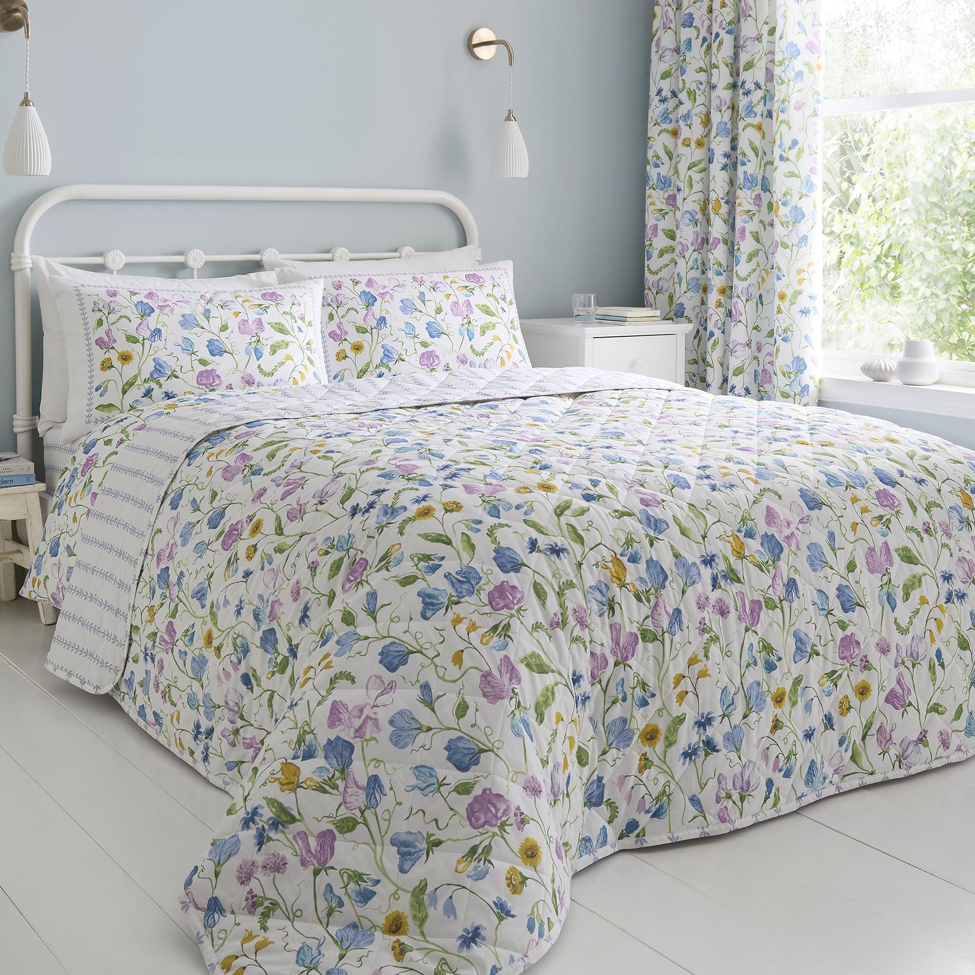 Dreams & Drapes Sweetpea Floral Quilted Bedspread 200 x 200cm Lilac – Textured Floral Design for Bedroom, Lightweight Bedspread