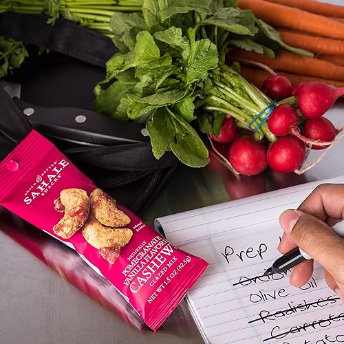 Miniatura 103 de Sahale Snacks - Mezcla glaseada de nueces de macadamia, anacardos, vainilla y mandarina, 1.5 onzas (paquete de 18)