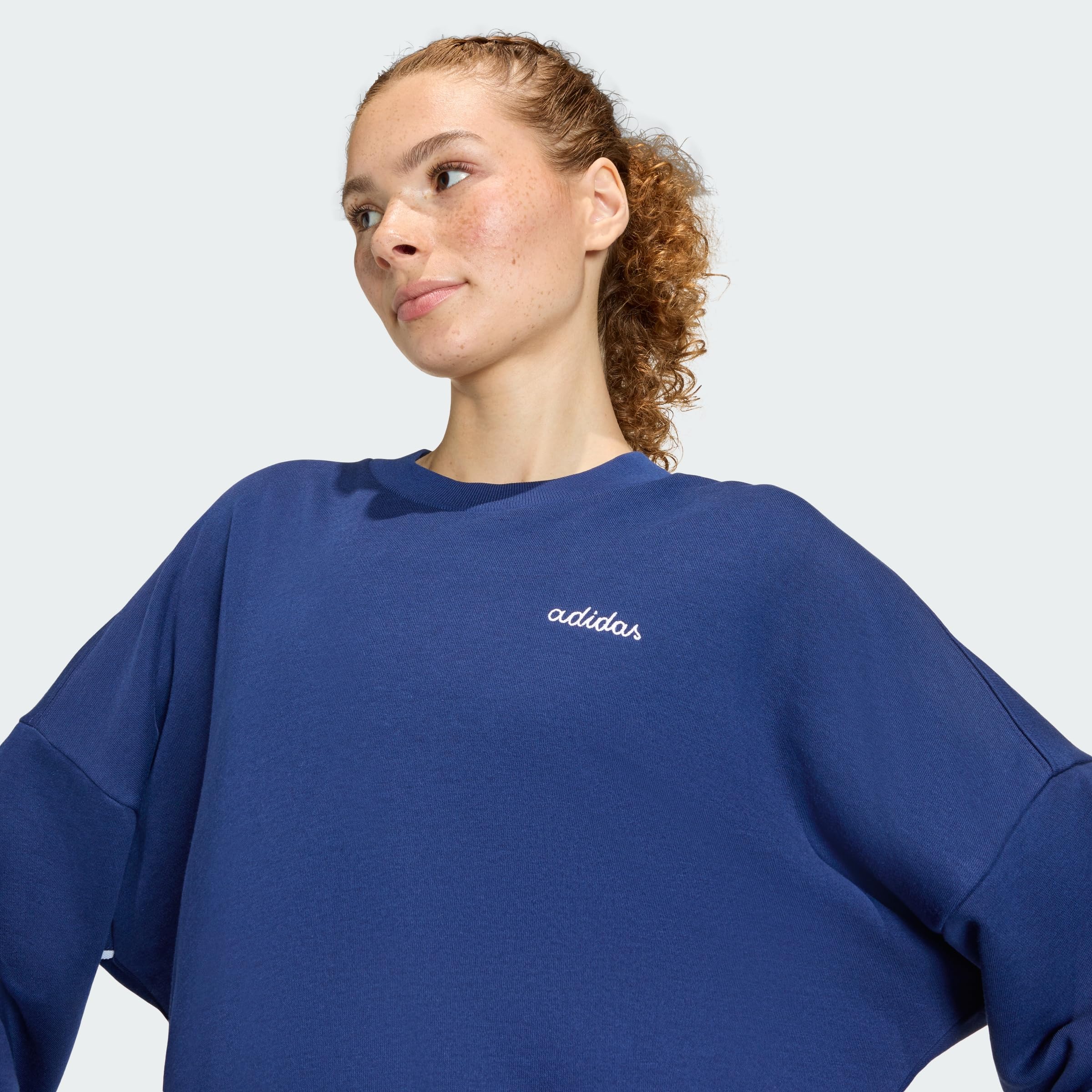 adidas Women Felpa Seasonal Essentials Colorpop con Grafica Ricamata