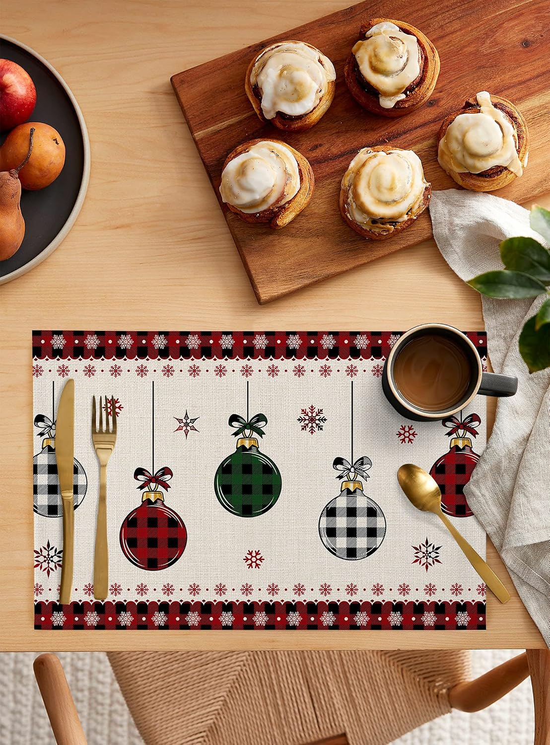 Christmas Placemat Xmas Ball Buffalo Plaid Place Mats for Dining Room Dinner Table Snowflake Washable Table Mats Kitchen Decorations Set of 6