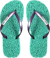 Chinelo Confort Feminino indicado para pessoas que sofrem com Fascite Plantar, esporão de calcâneo, Hiperidrose PLantar e Neuroma de Morton, além disso, dá a sensação de estar pisando em um tapete macio.
