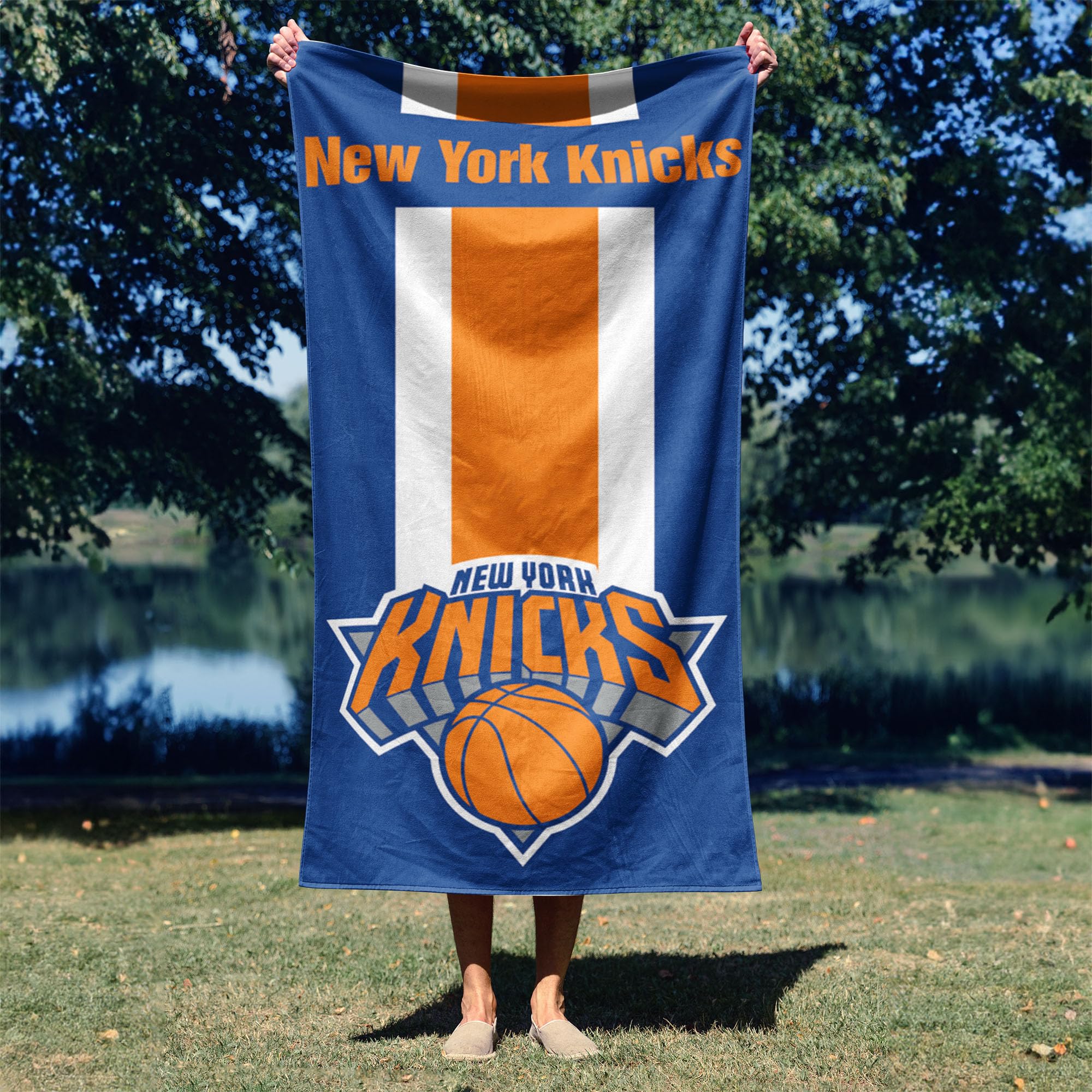 NORTHWEST NBA New York Knicks Zone Read Strandtuch, weich und saugfähig, Pool-Handtuch, schnell trocknend, 76,2 x 152,4 cm