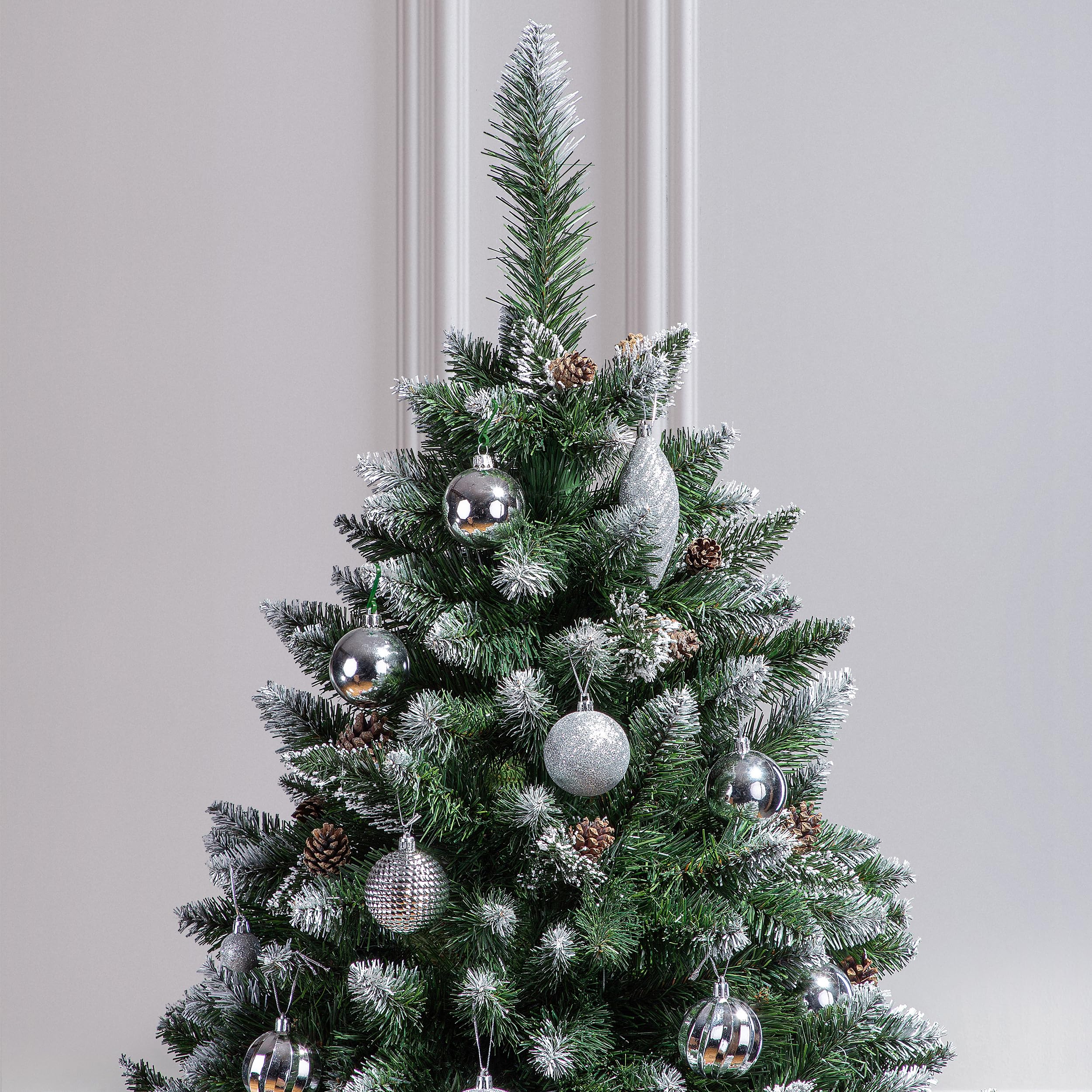 FairyTrees Pino Naturale con Punte innevate, Albero di Natale Artificiale, PVC, pigne Naturali, Supporto in Legno, 220cm