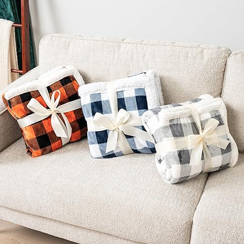 Miniatura 7 de PAVILIA Manta Sherpa de Cuadros Buffalo Gris Claro para Sofá, Manta de Forro Polar Suave Gris Claro a Cuadros, Manta de Franela Suave y Mullida para