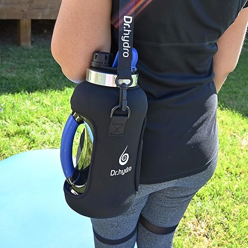 Miniatura 6 de DR.HYDRO Botella de agua de 2.2 L con manga de medio galón, cubierta de neopreno aislada grande de 74 onzas con correa para el hombro para gimnasio