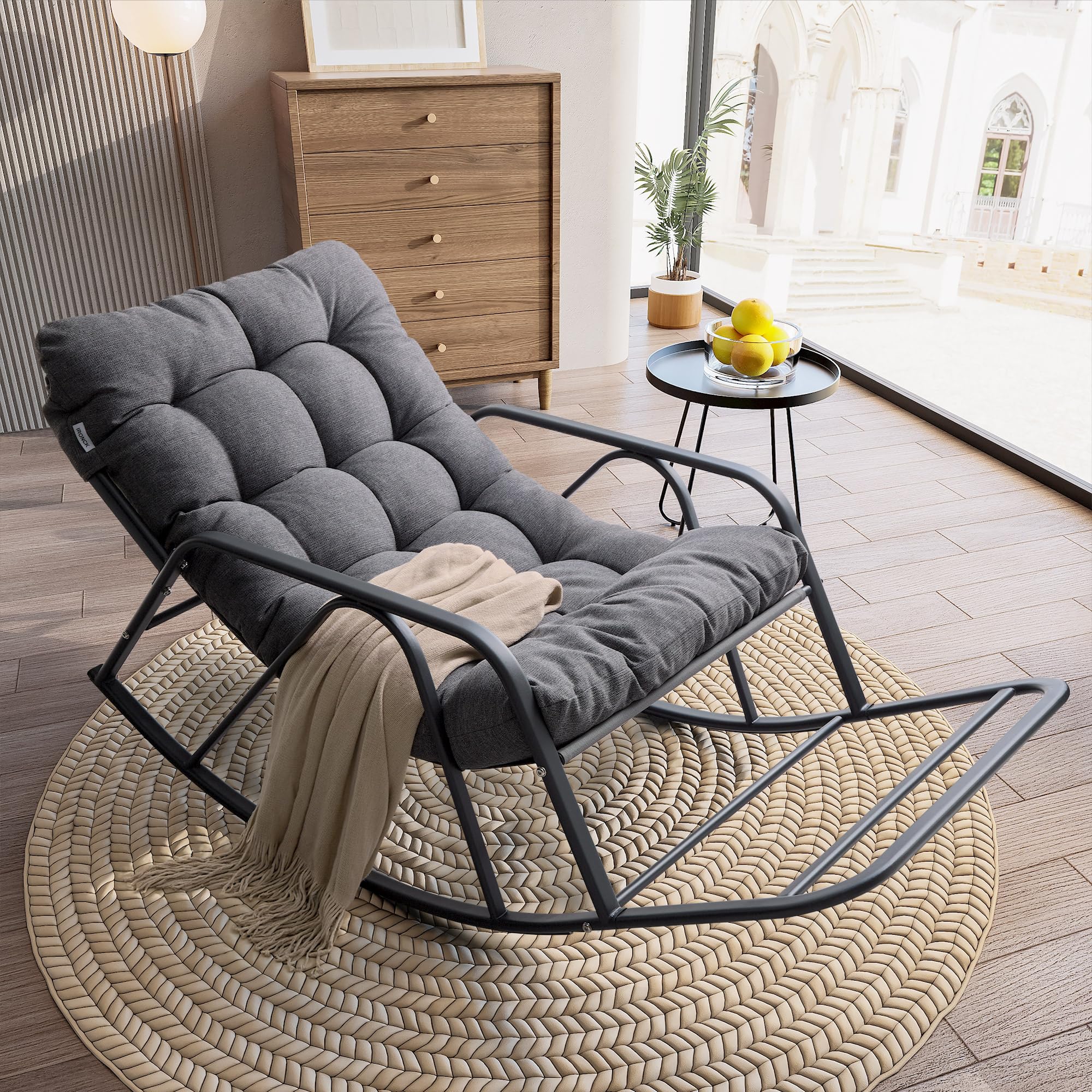 IRONCK Patio-Schaukelstuhl mit Kissen, Übergroßer Garten-Schaukelstuhl mit Armlehnen und Fußstütze, Moderner Lounge-Stühle für Wohnzimmer, Garten, Terrasse & Balkon, Grau