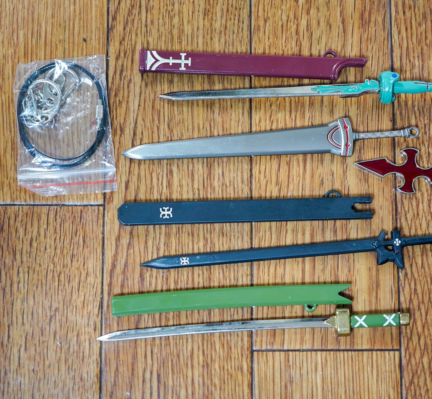 キーホルダー ソードアートオンライン セット SAO 刀 剣 武器 黒 キリト アスナ グッズ 布巾付き【国内