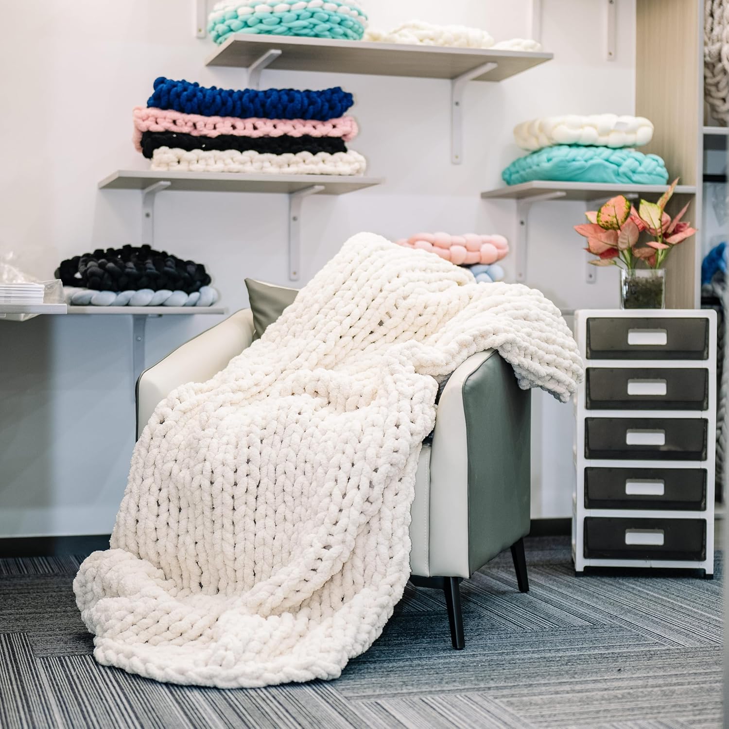 chunky knit blanket - luxury soft cozy chenille throw blanket,50"*60"100% handmade blanket queen size throw bed blanket for couch, sofa, home decor, gift - machine washable (cream, 50 * 60) 50*60 cream