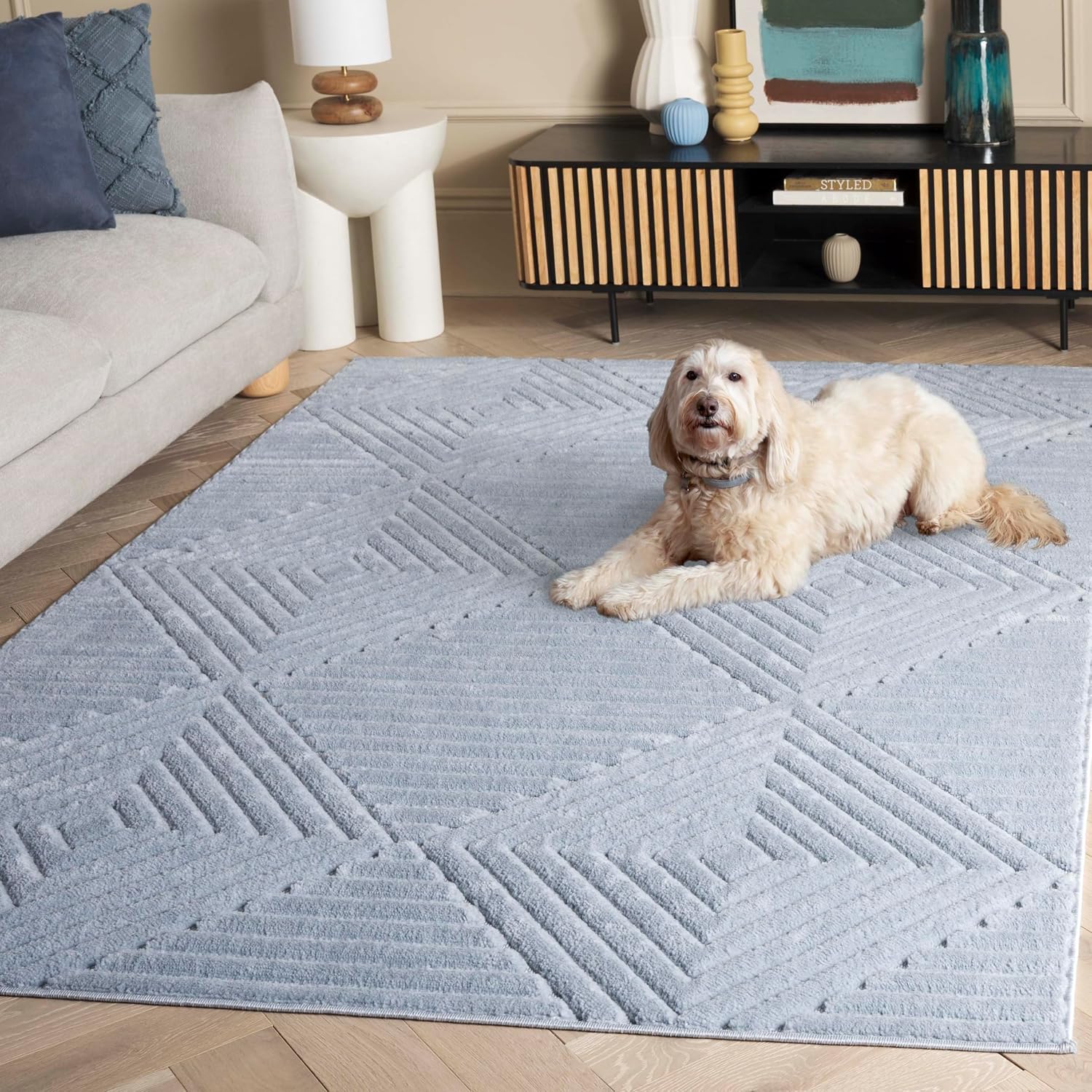 SAFAVIEH Selena Collection Area Rug - 5'3" x 7'6", Blue, Geometric Design, Ideal for High Traffic Areas in Living Room, Bedroom, Dining (SLE684M)