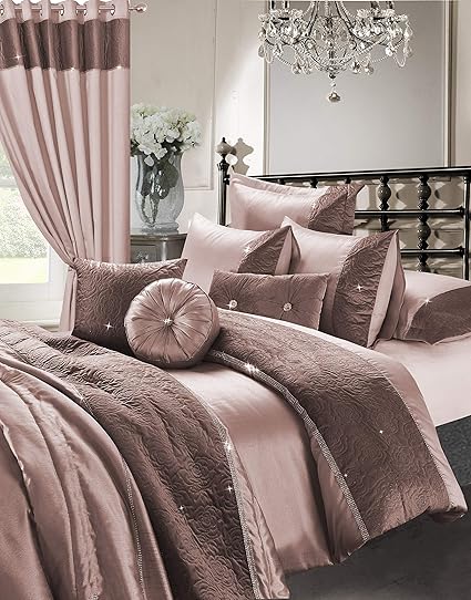 bedding sets with cushions