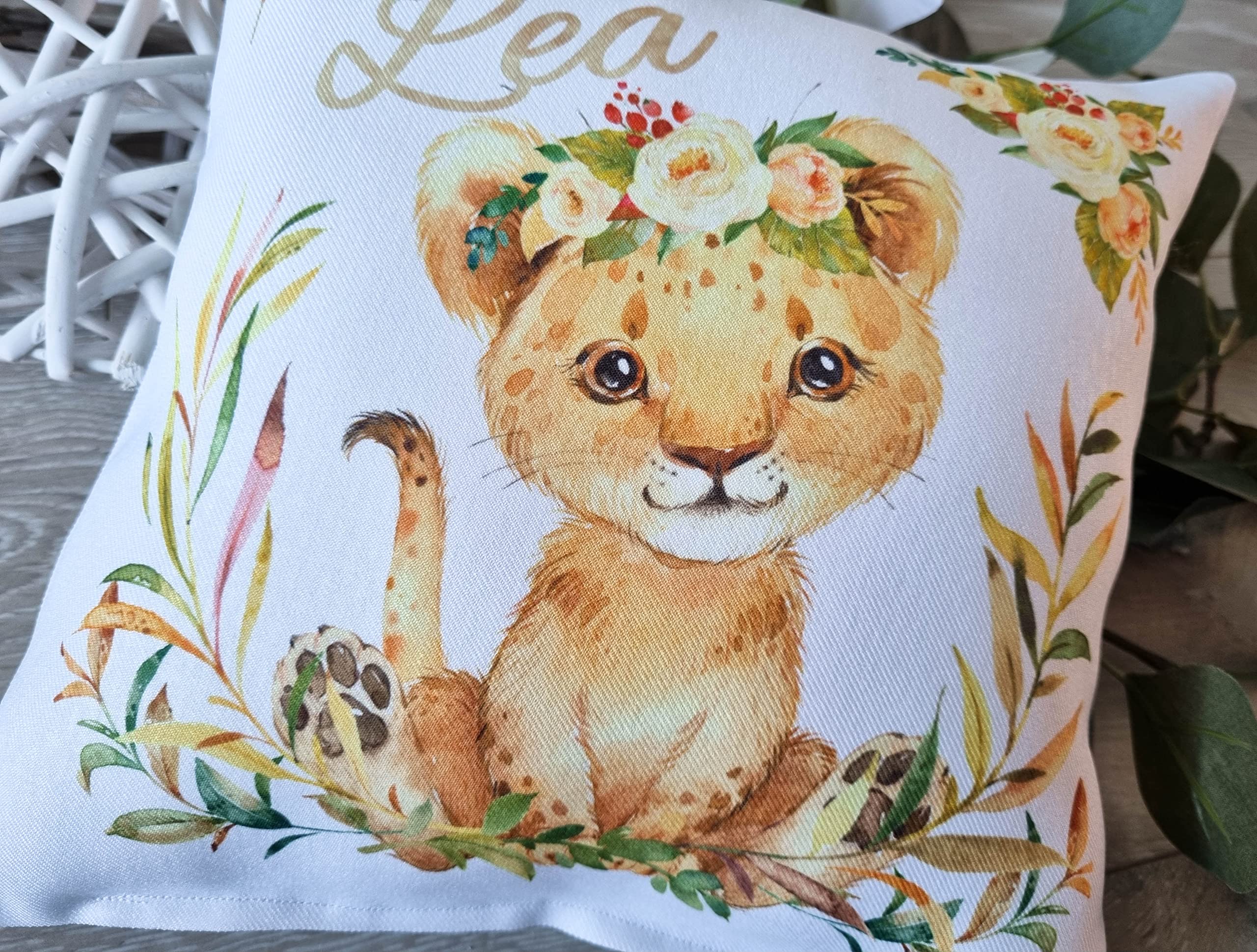 Windeltorte mit Name - Kuschelkissen Löwe Mädchen I Geschenk, Babyparty, Geburt oder Taufe + Gratis Grußkärtchen