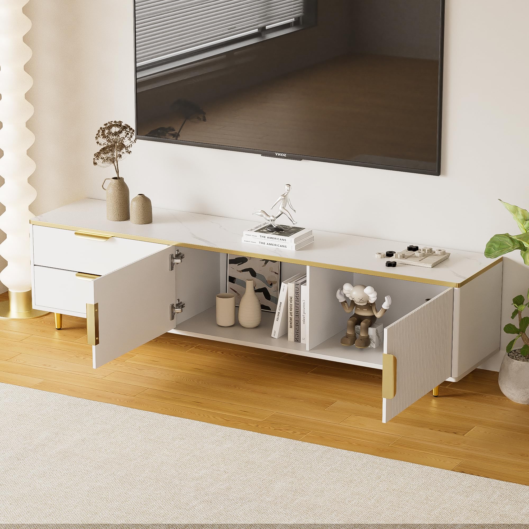 Merax Meuble TV Bas, Buffet avec Portes sculptées et poignées dorées, Meuble de Salon avec Finition marbre, Design Moderne et élégant, Blanc et Or 175x40x45cm