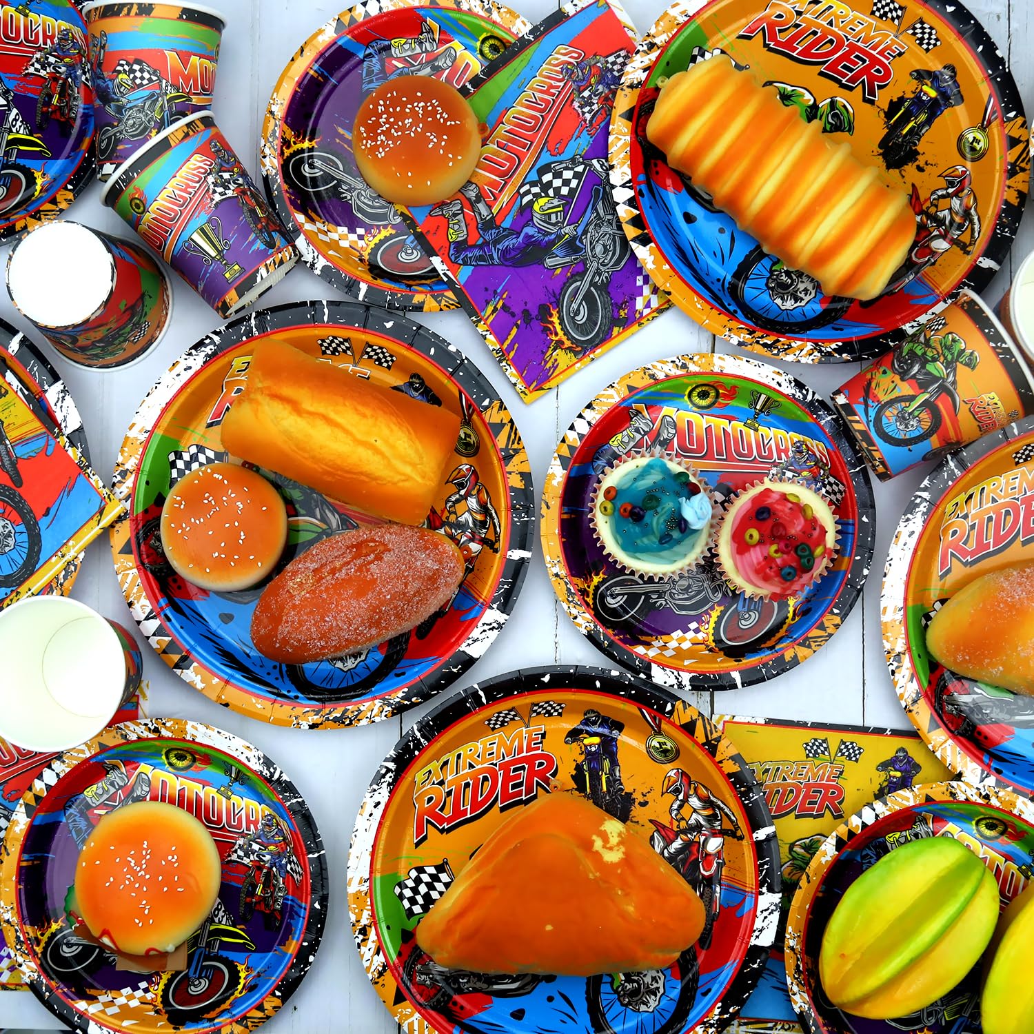 Set Decorazioni Compleanno Moto Cross - 20 Porzioni, Include Sfondo, Piatti, Tazze, Palloncini, Tema Sport Estremi