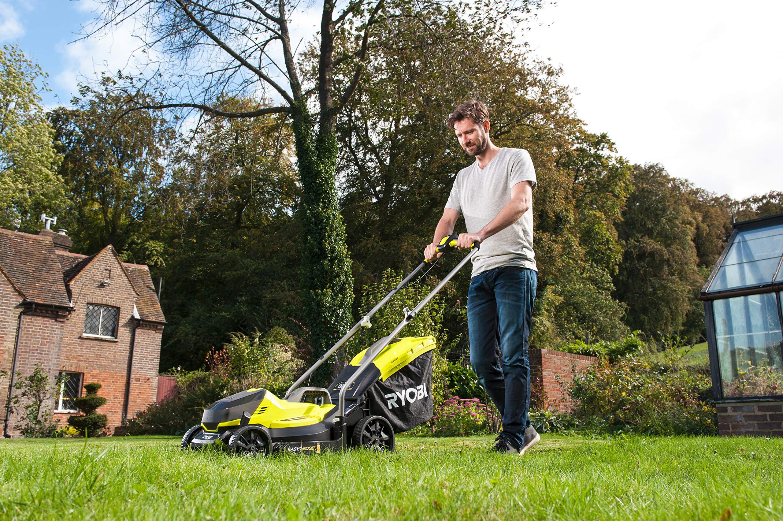Ryobi 5133004306 RLM18X33B40 Tondeuse à gazon (largeur de coupe 33 cm, hauteur de coupe réglable, avec sac collecteur de 35 l + cale mulching avec batterie)