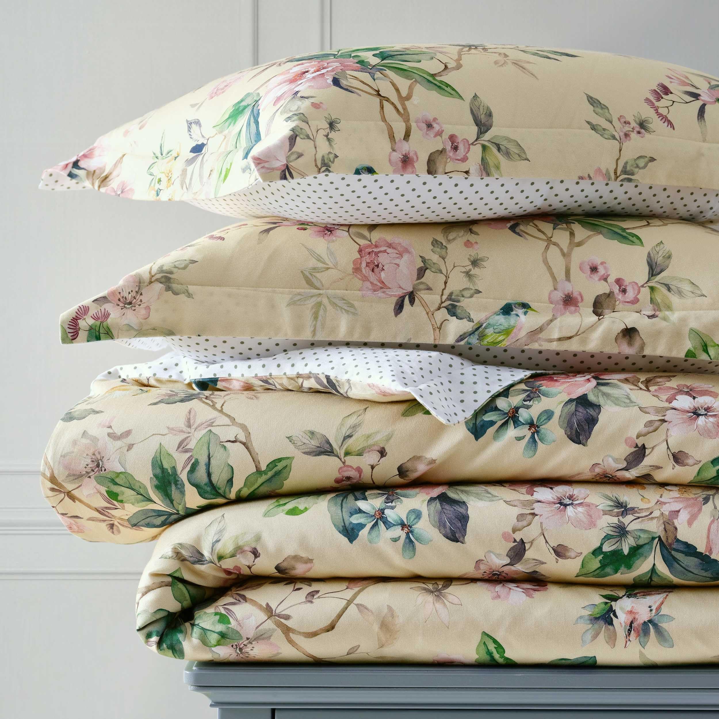 Martha Stewart - Queen Duvet Cover Set, 100% Smooth & Silky Sateen