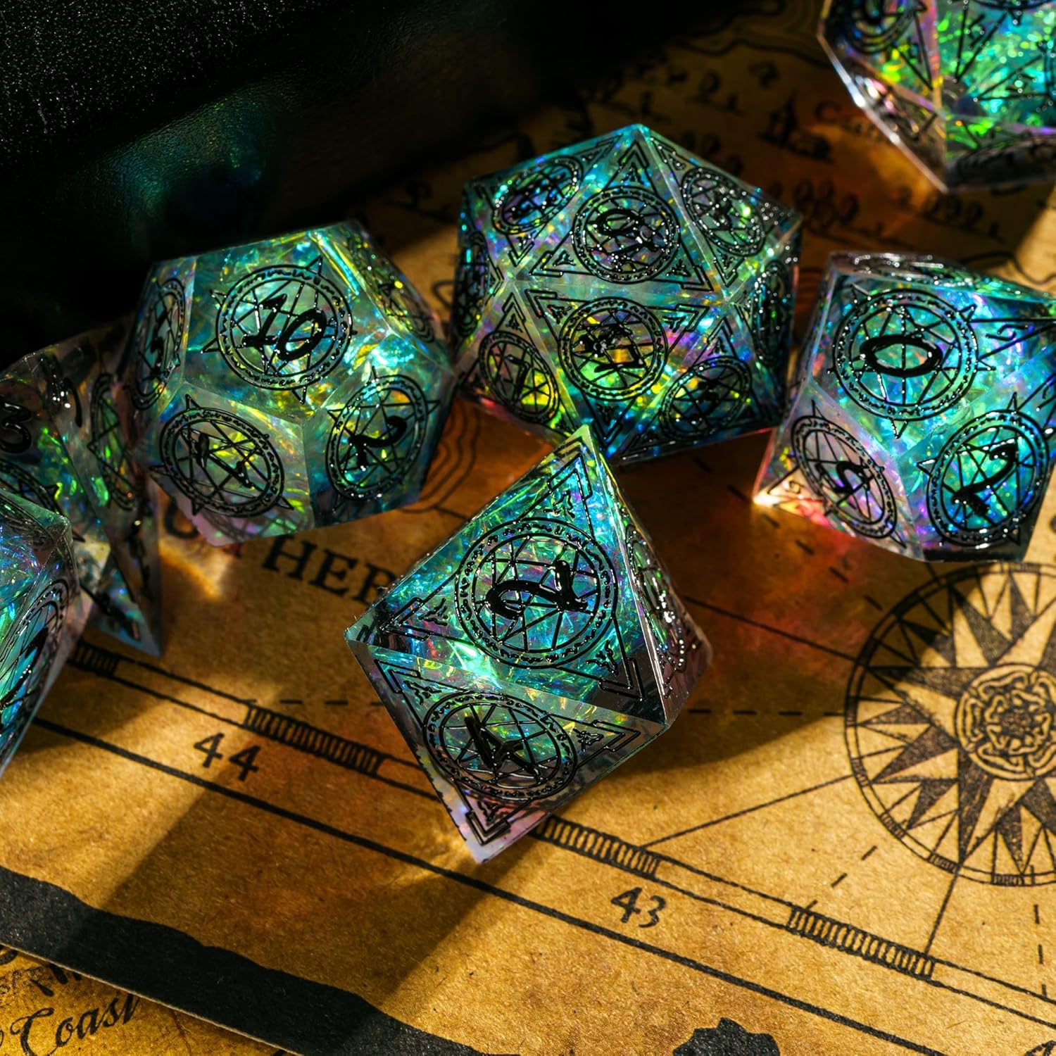 Cusdie 7-Die Sharp Edges DND Dice Set, Magic Circle Pattern Polyhedral D&D Dice Set for DND TTRPG Role Playing Games