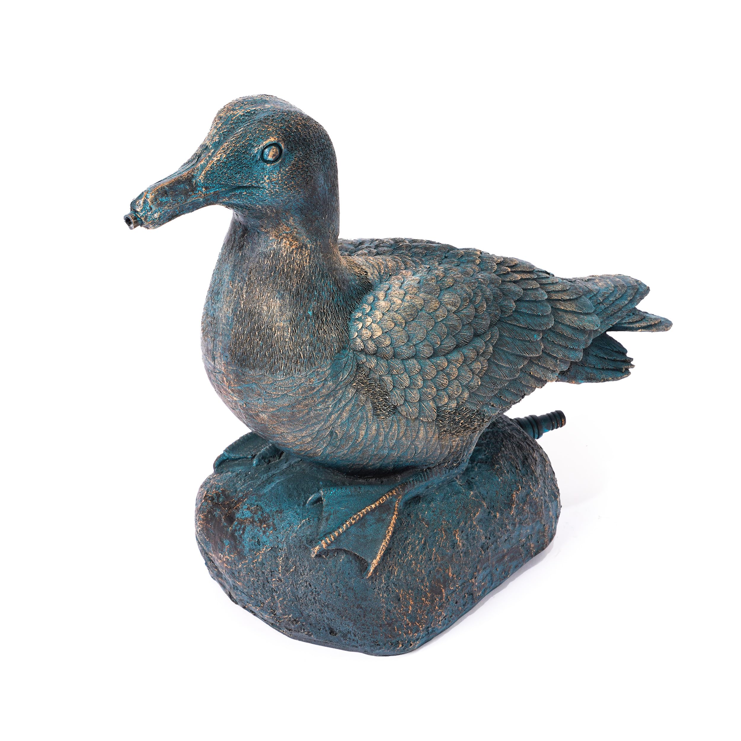 Esotec Wasserspeier Ente Samuel im Altkupfer-Design, Brunnenfigur für Teich & Garten aus Polyresin, Gartenfigur mit 2X 2m Schlauch, 33x14x28cm 100772