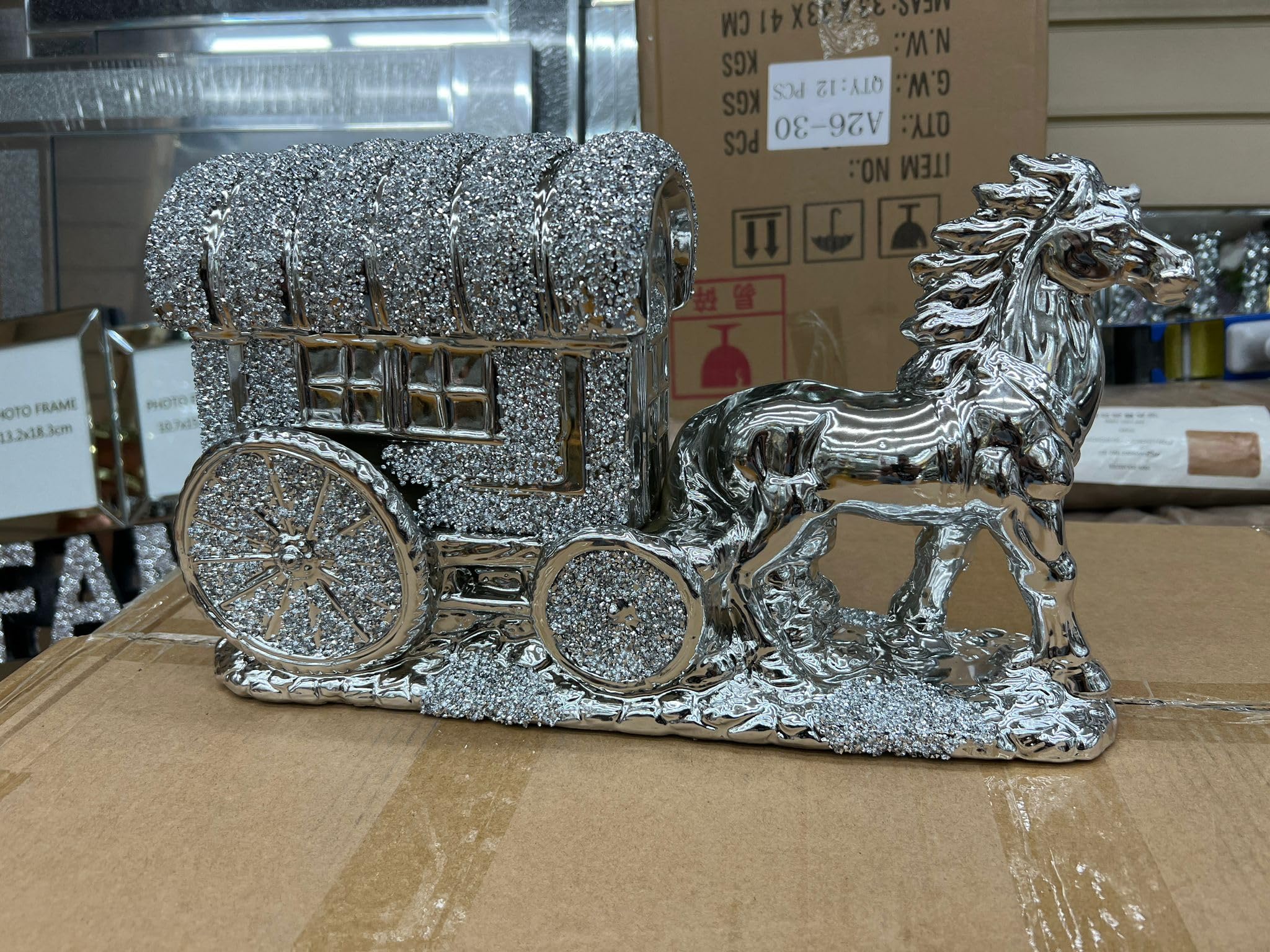 Biznest Horse With Round Wagon Buggy Gypsy Big Wheels Crushed Diamond Carriage Ornament (Silver)