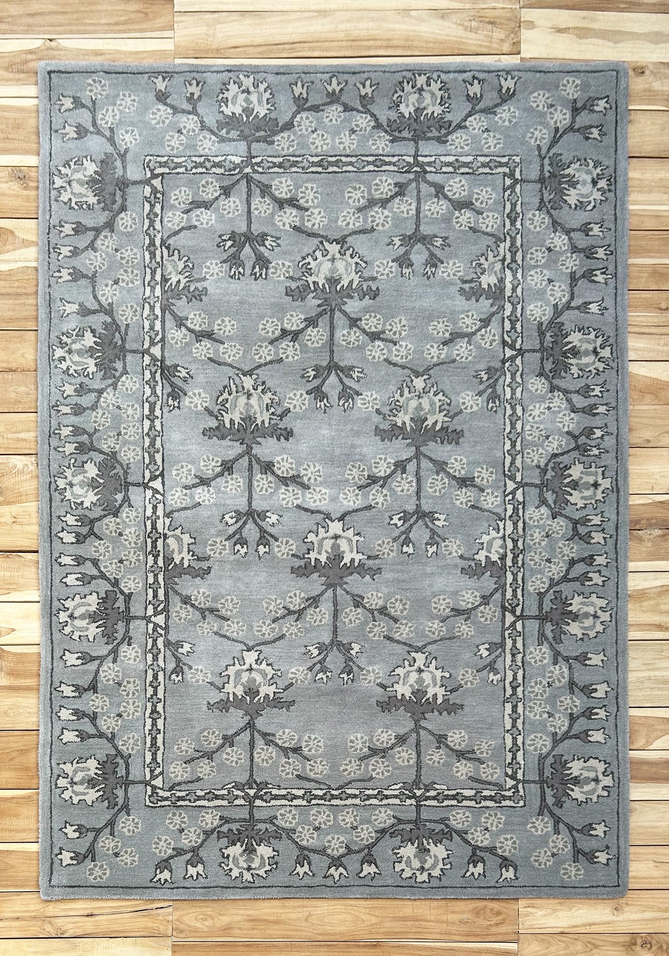 New Hand Made Kanneddy Area Rug100% Imported Wool Area Rug Charcoal/L.Blue (Light Gray, ) measurement unknown 