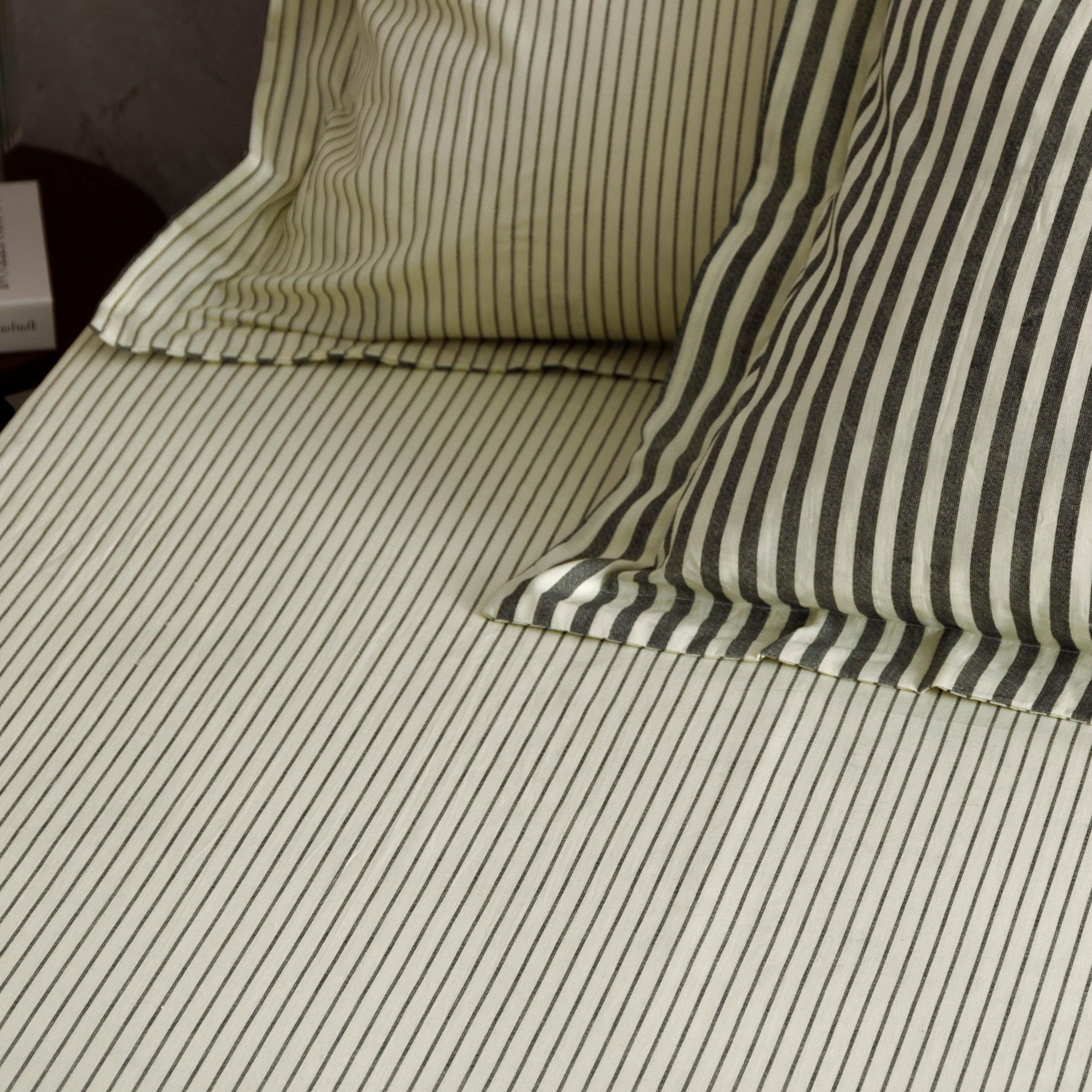 furn. Yard Hebden 100% Cotton Narrow Stripe Fitted Sheet - Ultra Soft Striped Textured Bed Sheet (Black - Double) - Image 2
