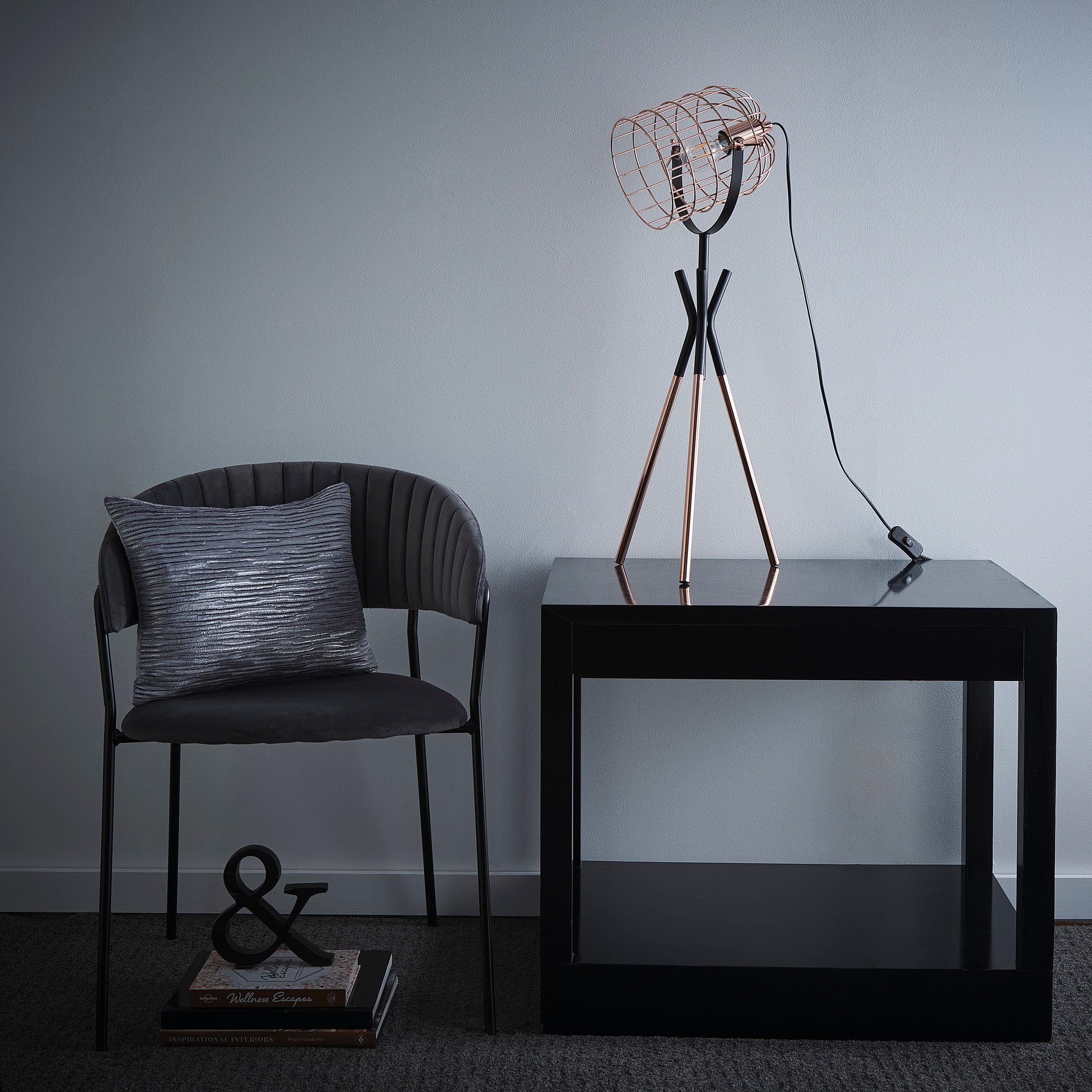 K Living Black And Copper - Table Lamp Fulton Tripod Copper Table Lamp | Industrial Metal Cage Style Polished Copper And Black Minimalist Lighting For Modern Homes | Contemporary Table Light For Any Room In The Home