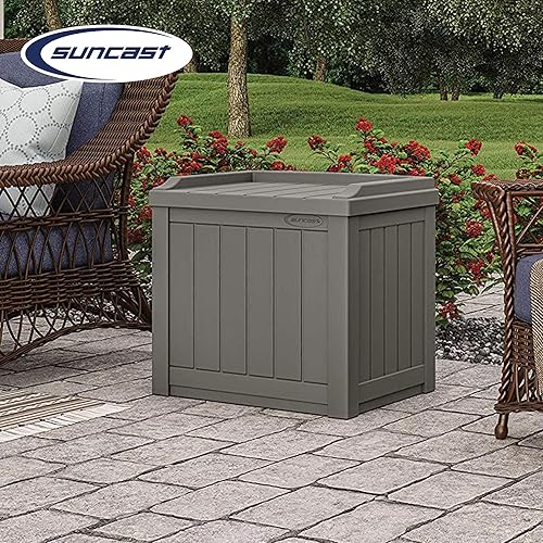 Miniatura 4 de Suncast Caja de almacenamiento pequeña de 22 galones para patio trasero o exterior, con atractivo asiento de banco y tapa reforzada, color piedra