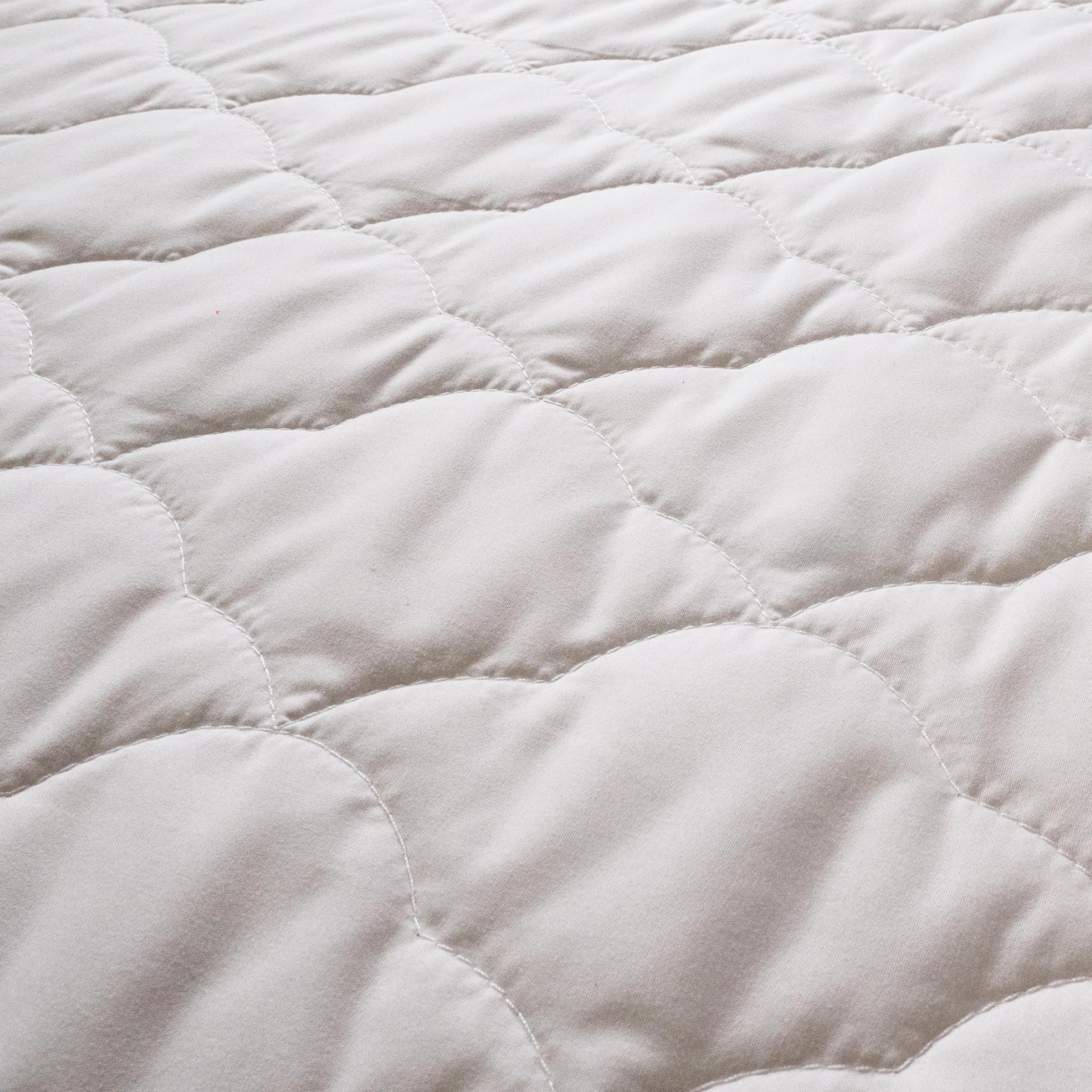 Babysom - Matelas Bébé 60x120 cm - Réversible Été/Hiver - Face Été Respirante & Face Hiver Ouatinée - Épaisseur 8 cm - sans Traitement Chimique - Certifié Oeko-Tex - Ganse Rouge