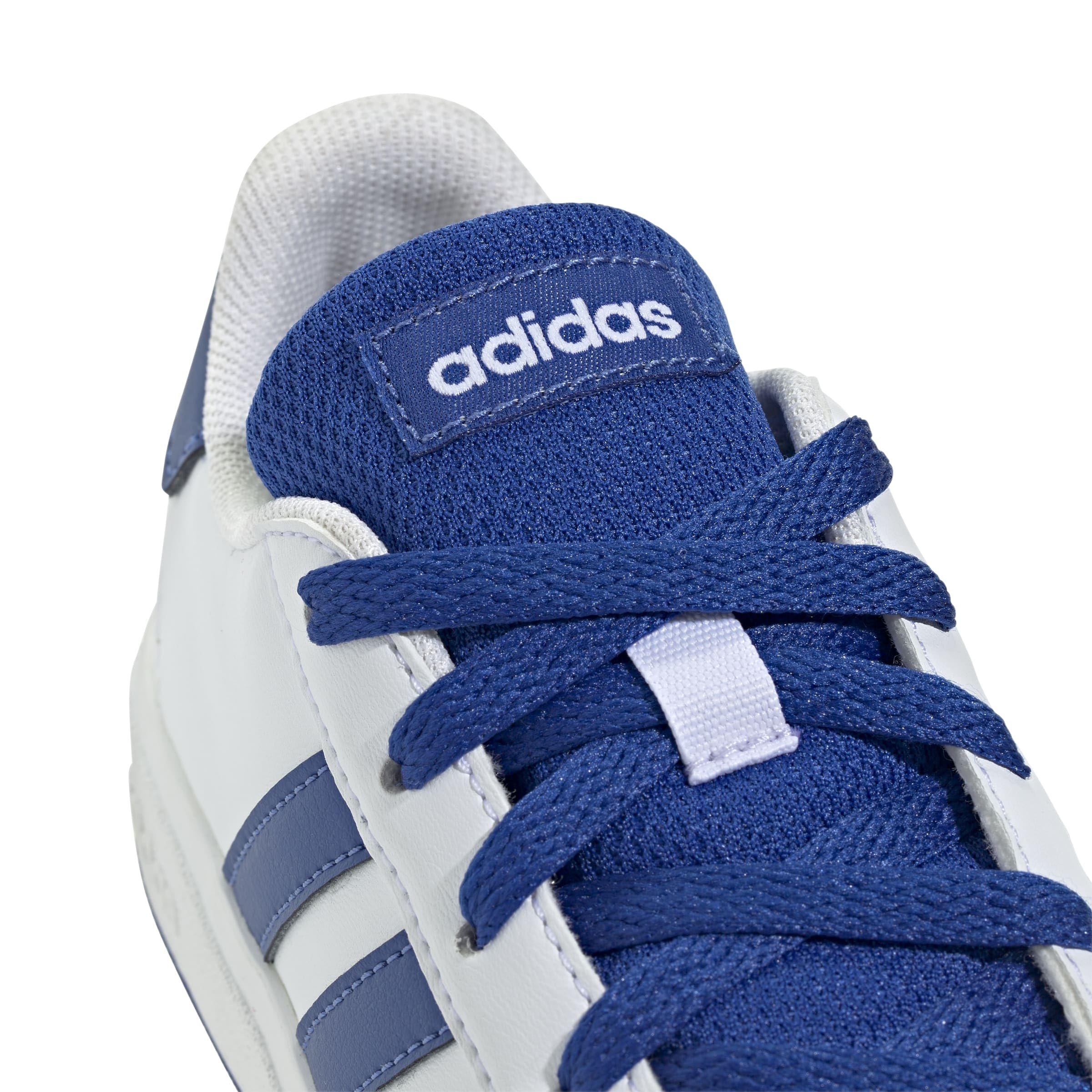 adidas Unisex - Bambini e Ragazzi Grand Court Lifestyle Tennis Lace-up Shoes, Ftwr White Team Royal Blue Core Nero 01, 32 EU