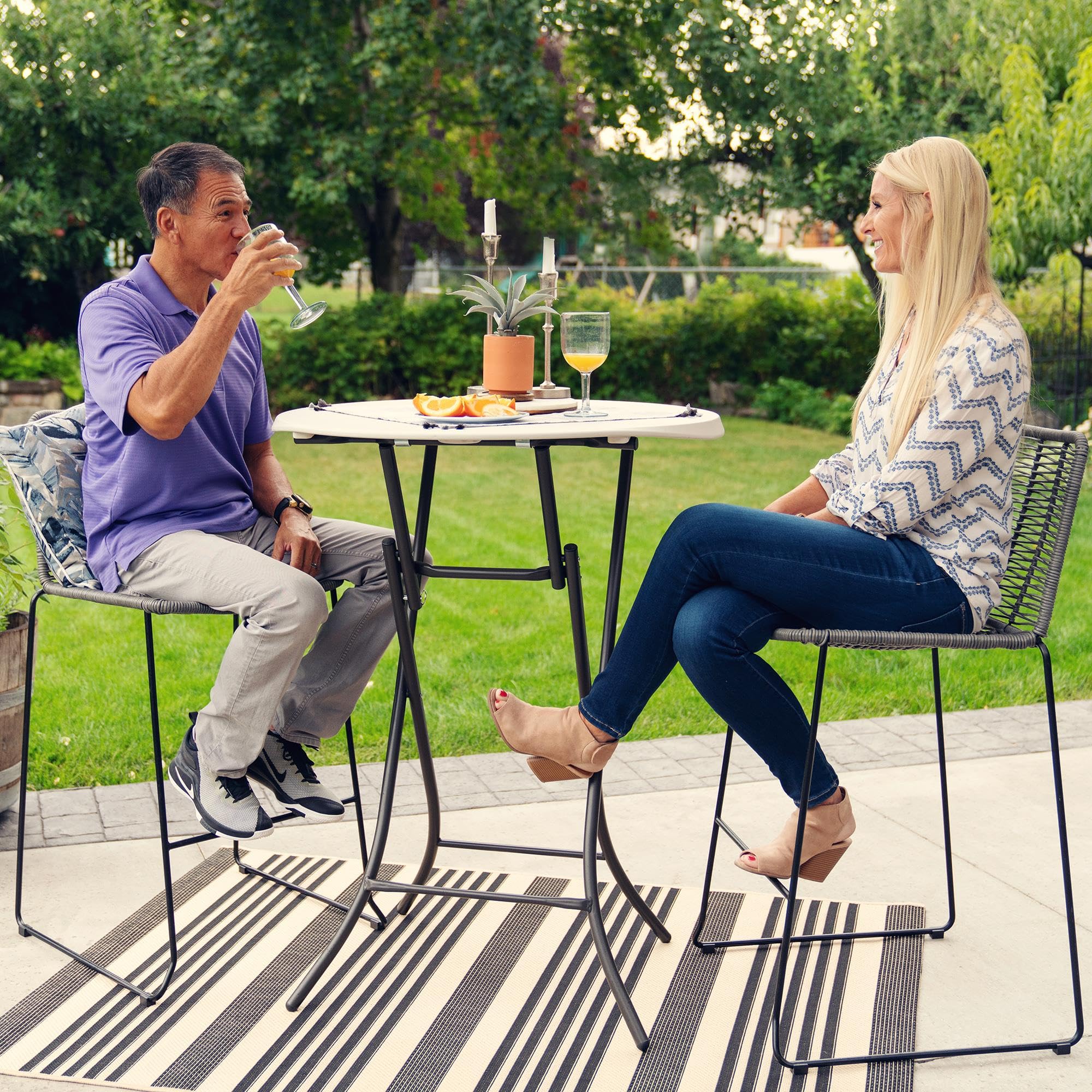 Lifetime 92120 - Mesa Plegable Redonda Alta | Mesa Redonda jardín, terraza, Patio, balcón | Medidas Ø84cm, Altura 110cm | Mesa Redonda Exterior Eventos, Mesa Catering Plegable | Muebles Lifetime