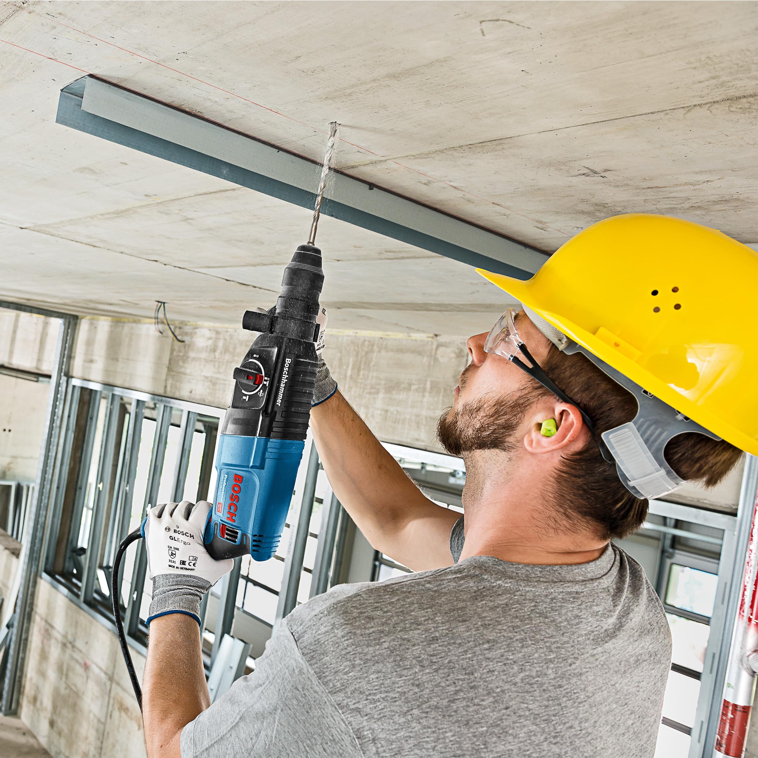 Bosch Professional Bohrhammer GBH 2-26 F (Leistung 830 Watt, Wechselfutter SDS-plus, inkl. Zusatzhandgriff, Tiefenanschlag, Maschinentuch, Schnellwechselbohrfutter, Handwerkoffer)