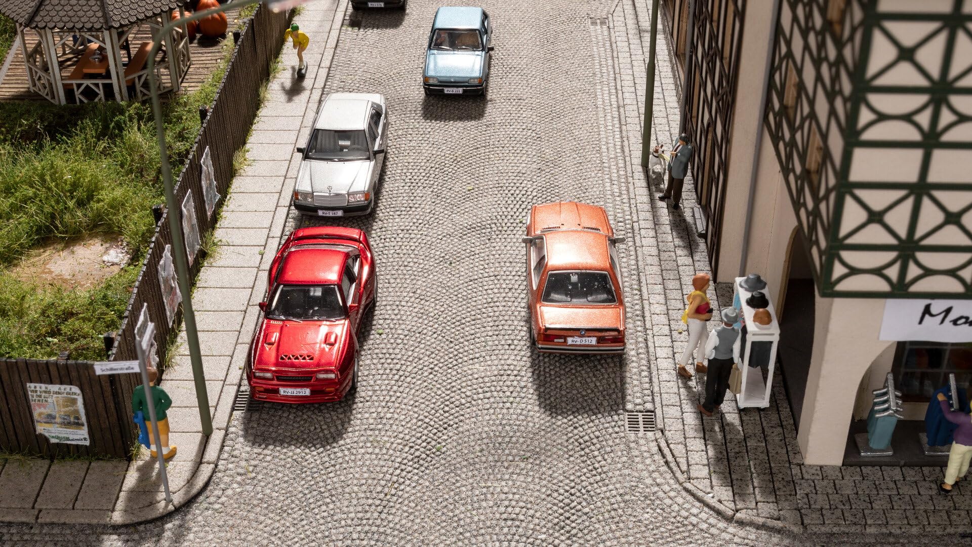 NOCH Trottoir structuré « dalles en béton », modélisme, trottoir de 86,2 cm de longueur pour largeur de voie H0, idéal pour les dioramas et les trains miniatures