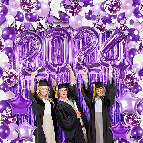 Miniatura 5 de KatchOn, Juego de decoraciones de fiesta de graduación moradas enormes, paquete de 134  Kit de arco de globos 2024 con telón de fondo de flecos