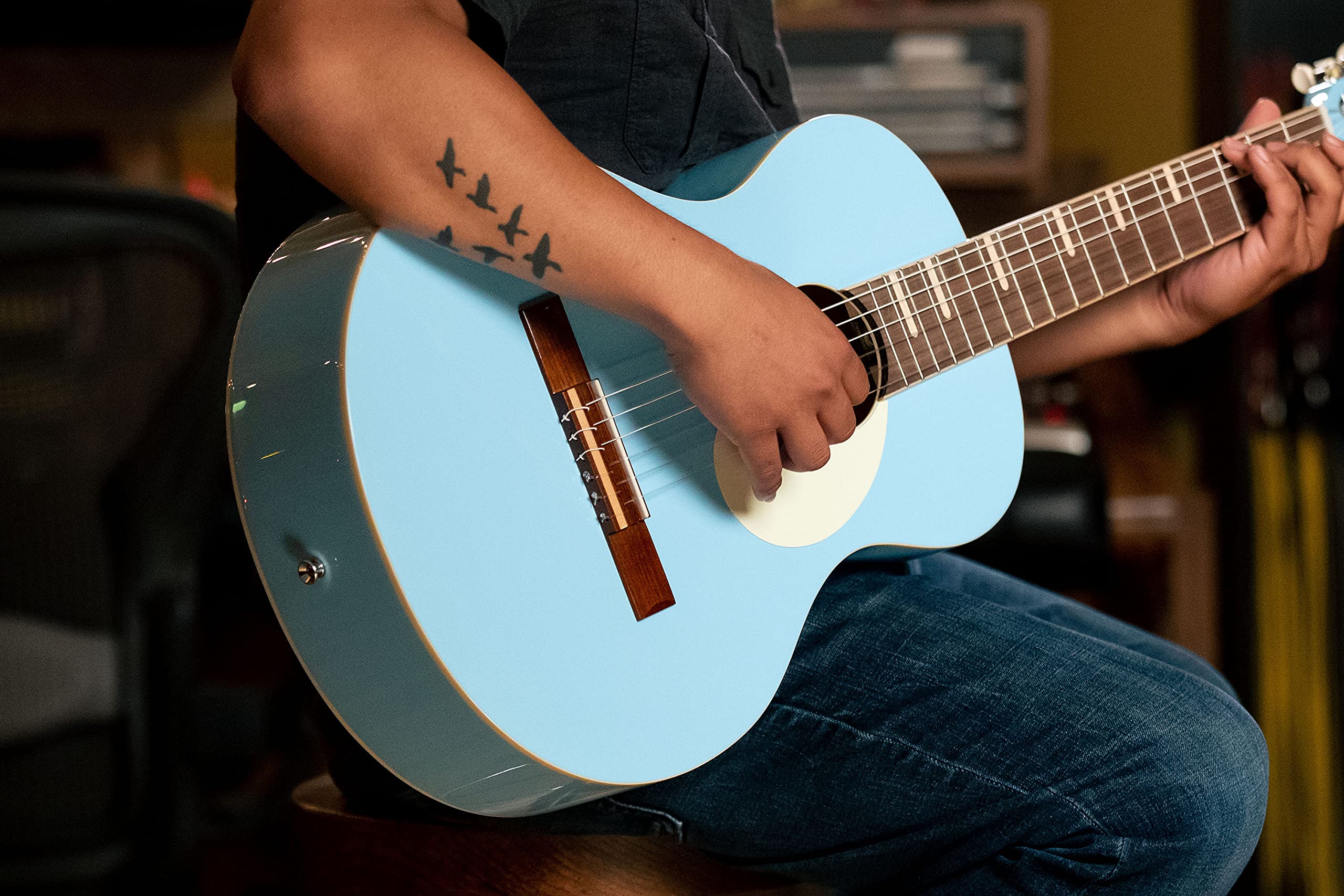 Ortega Guitars Chitarra Full Size - Gaucho Series - Corpo parlor - include Gigbag - Legno di Agathis / blue (RGA-SKY)