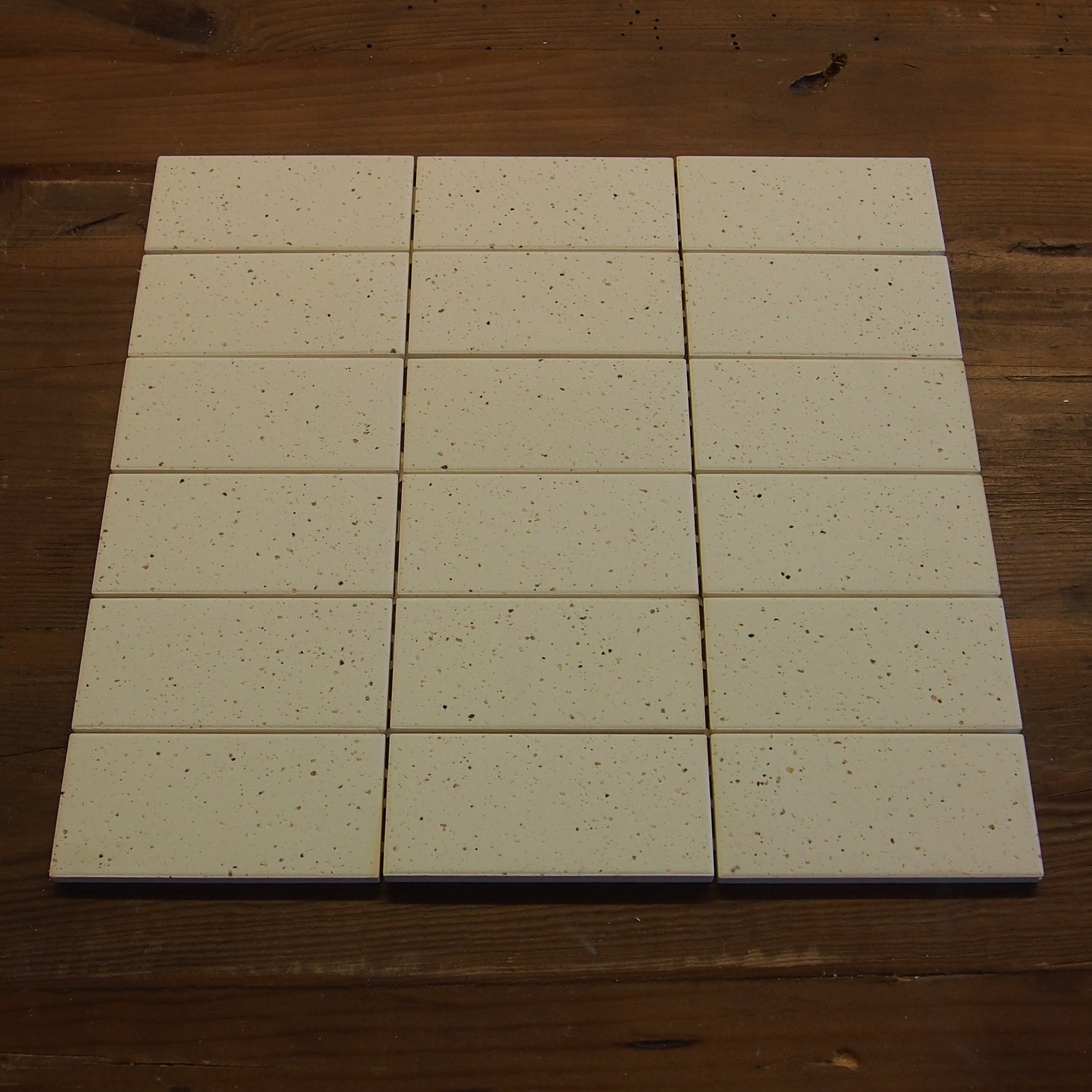 Amazon.co.jp: エッグタイルシート 長方形 うずら 306×306mm (エッグ