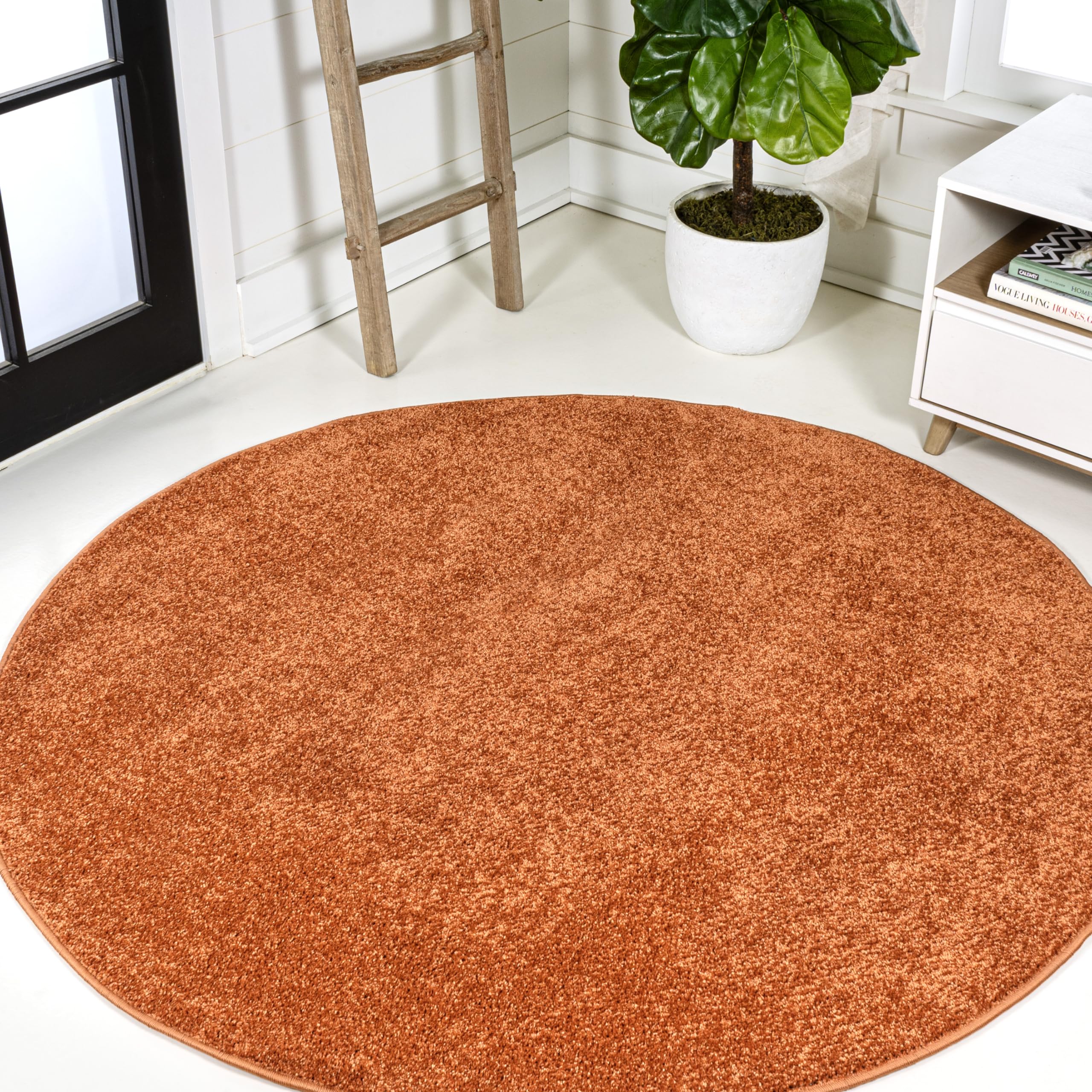 JONATHAN Y Haze Solid Low-Pile Orange 8' Round Indoor Area Rug, Coastal,Bohemian,Minimalist,Classic, Easy-Cleaning for Living Room,Bedroom,Kitchen,Pet Friendly,Non-Shedding (SEU100M-8R)