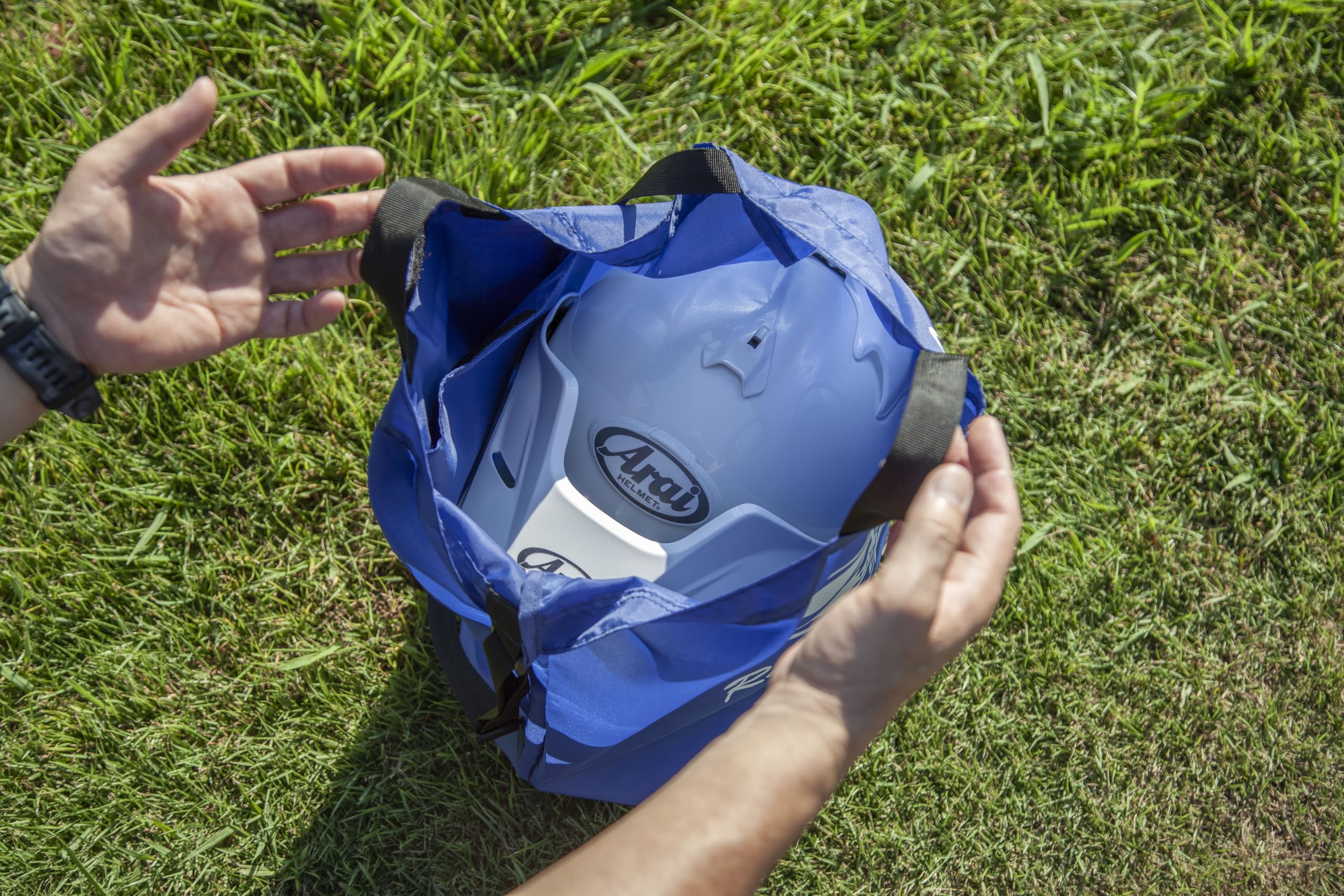 Amazon | アライ(Arai) ポケッタブルヘルメットトートバッグ 121507