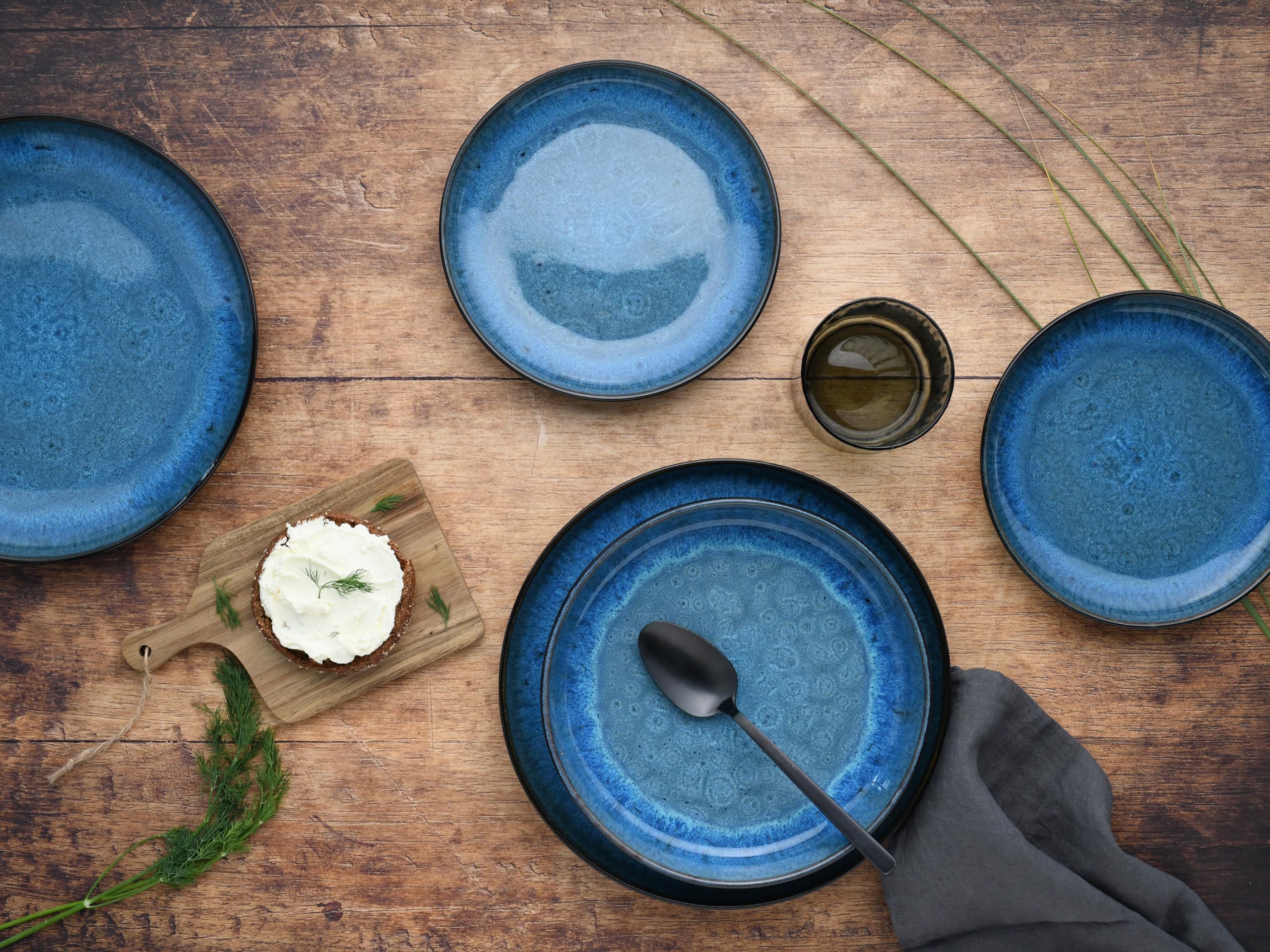 CreaTable, 21551, Série Nordic Fjord Blue, service de vaisselle 18 pièces, set d'assiettes en grès.