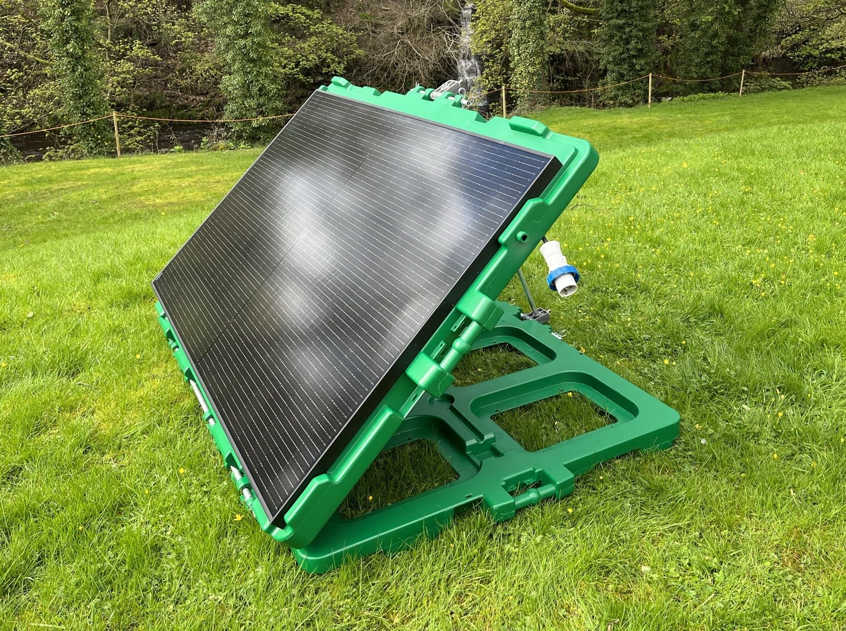 Reduce Your Energy Bills Modular Solar Unit- Easy into Outdoor Mains Socket