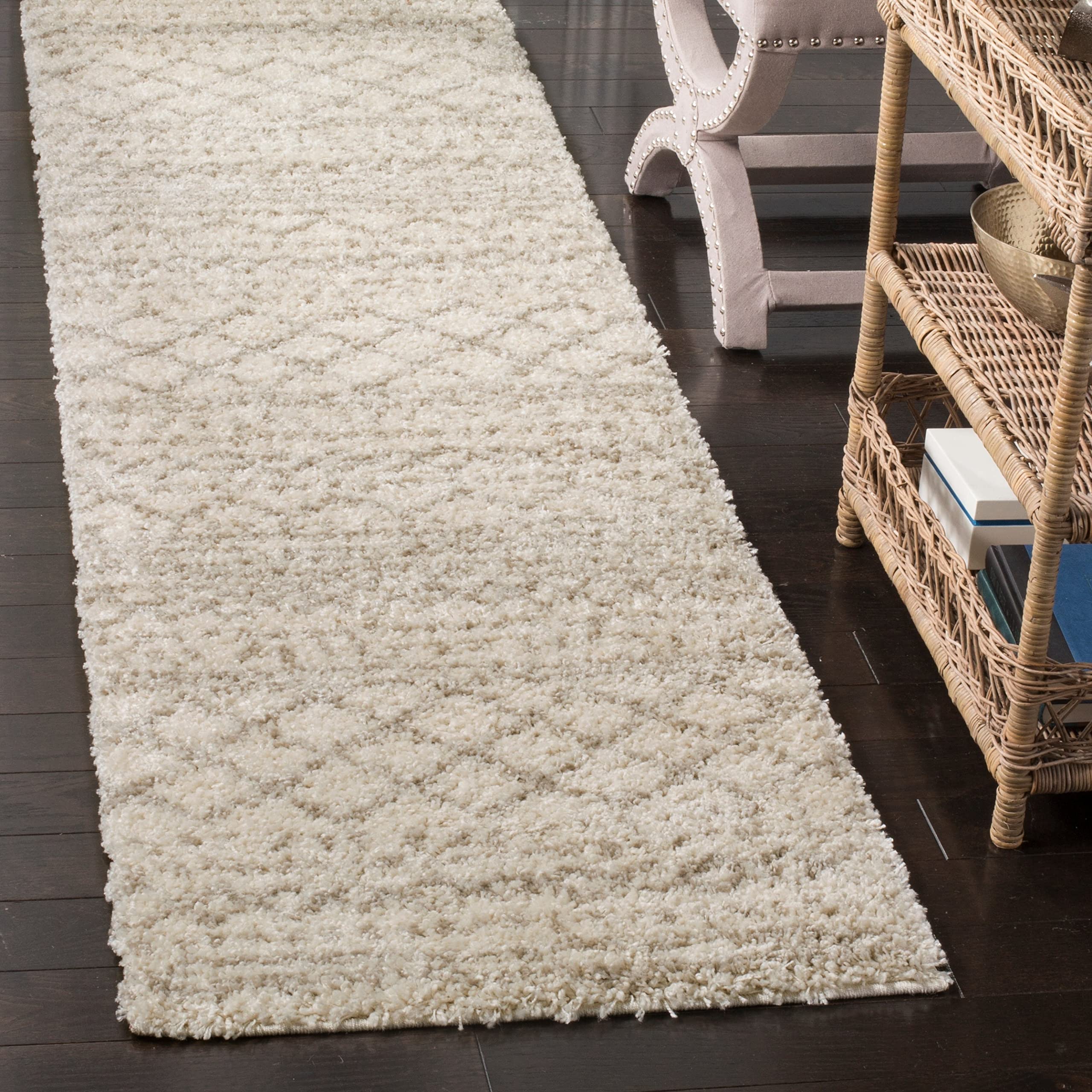 SAFAVIEH Arizona Shag Collection Runner Rug - 2'3