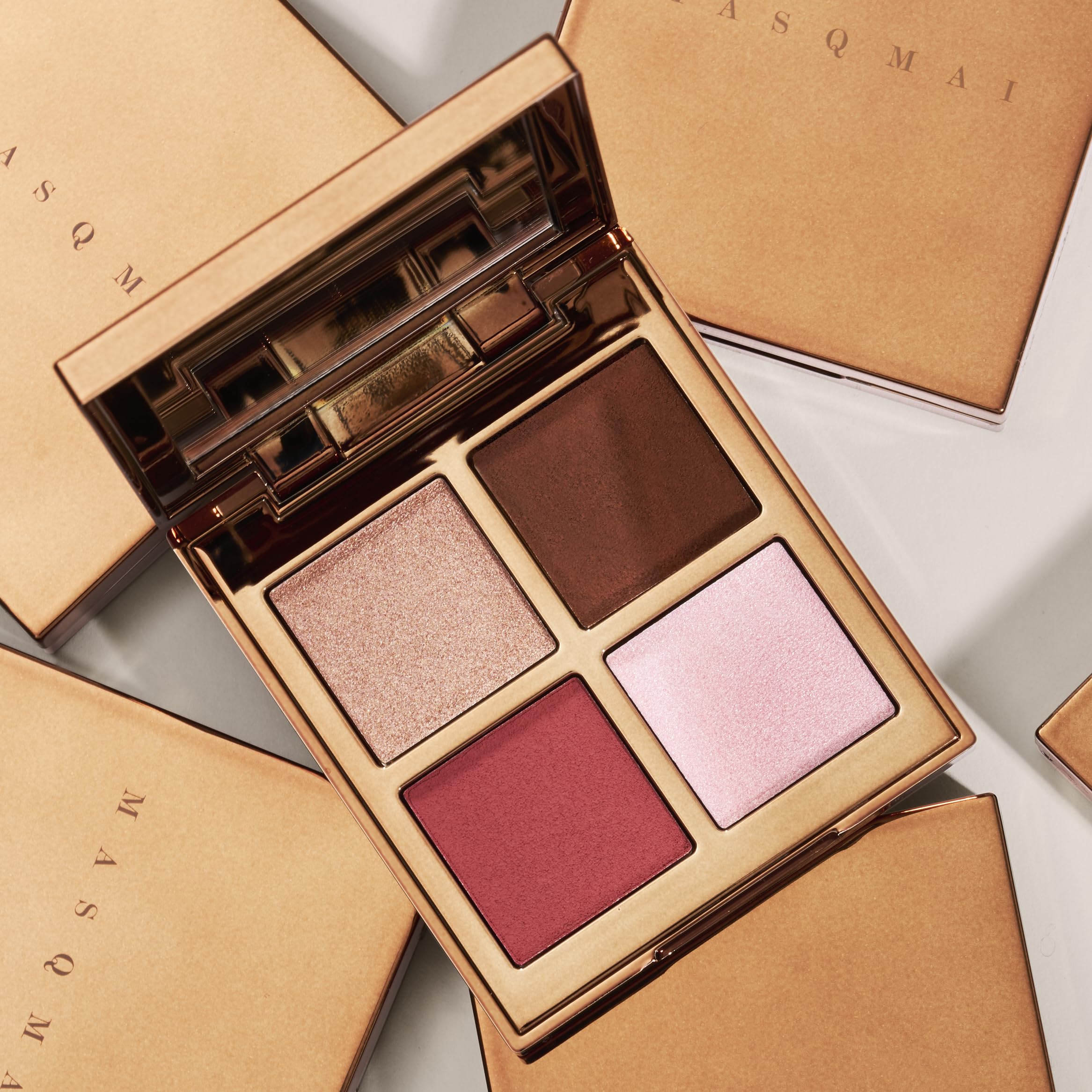 MASQMAI Glow Me Up Face Palette z rozświetlaczem, konturowaniem i różem, 4 odcienie