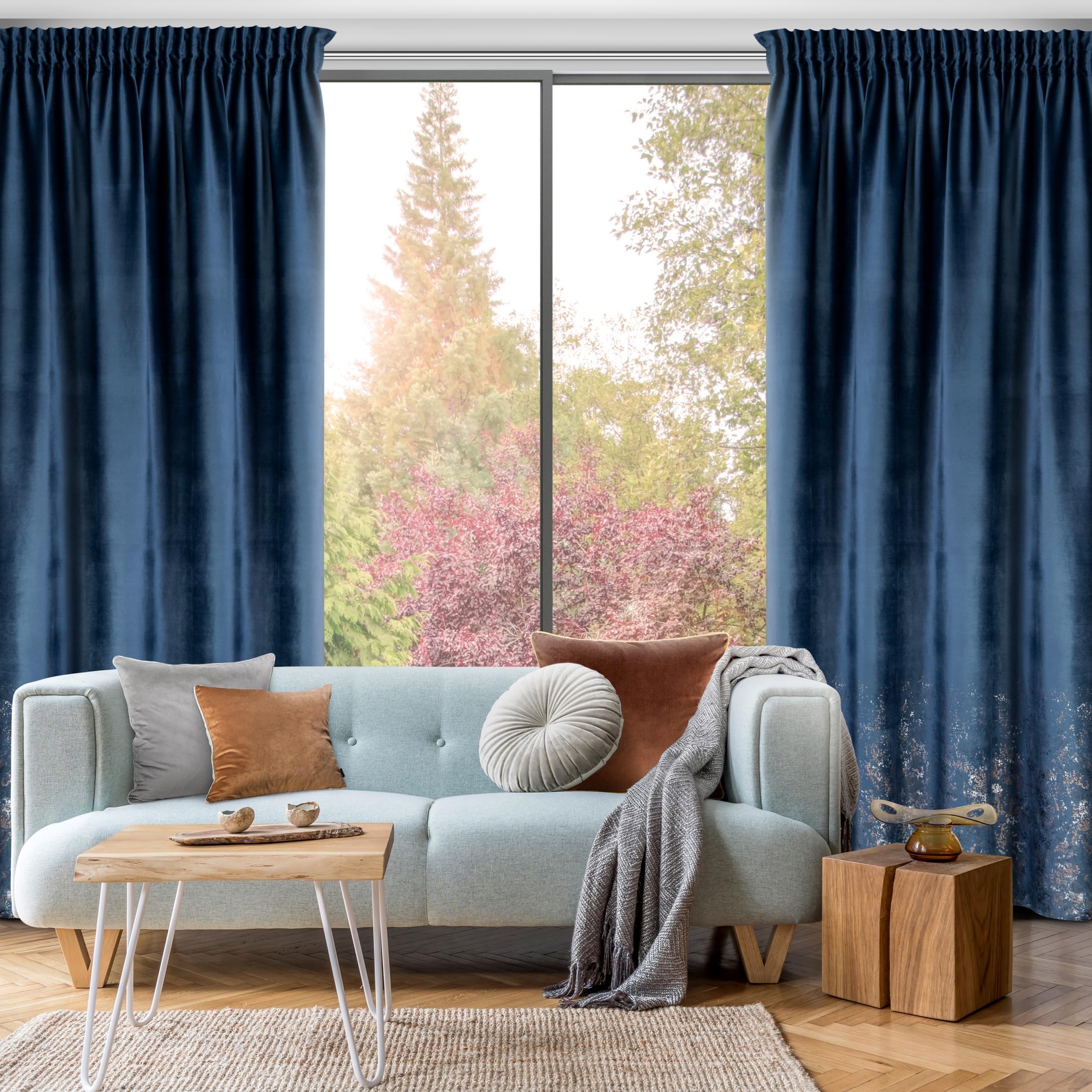 Eurofirany MIRELA Rideau en Velours avec Galon fronceur, 1 pièce, Motif doré, occultant, Glamour, élégant pour Salon, Chambre à Coucher, 140 x 270 cm, Bleu foncé